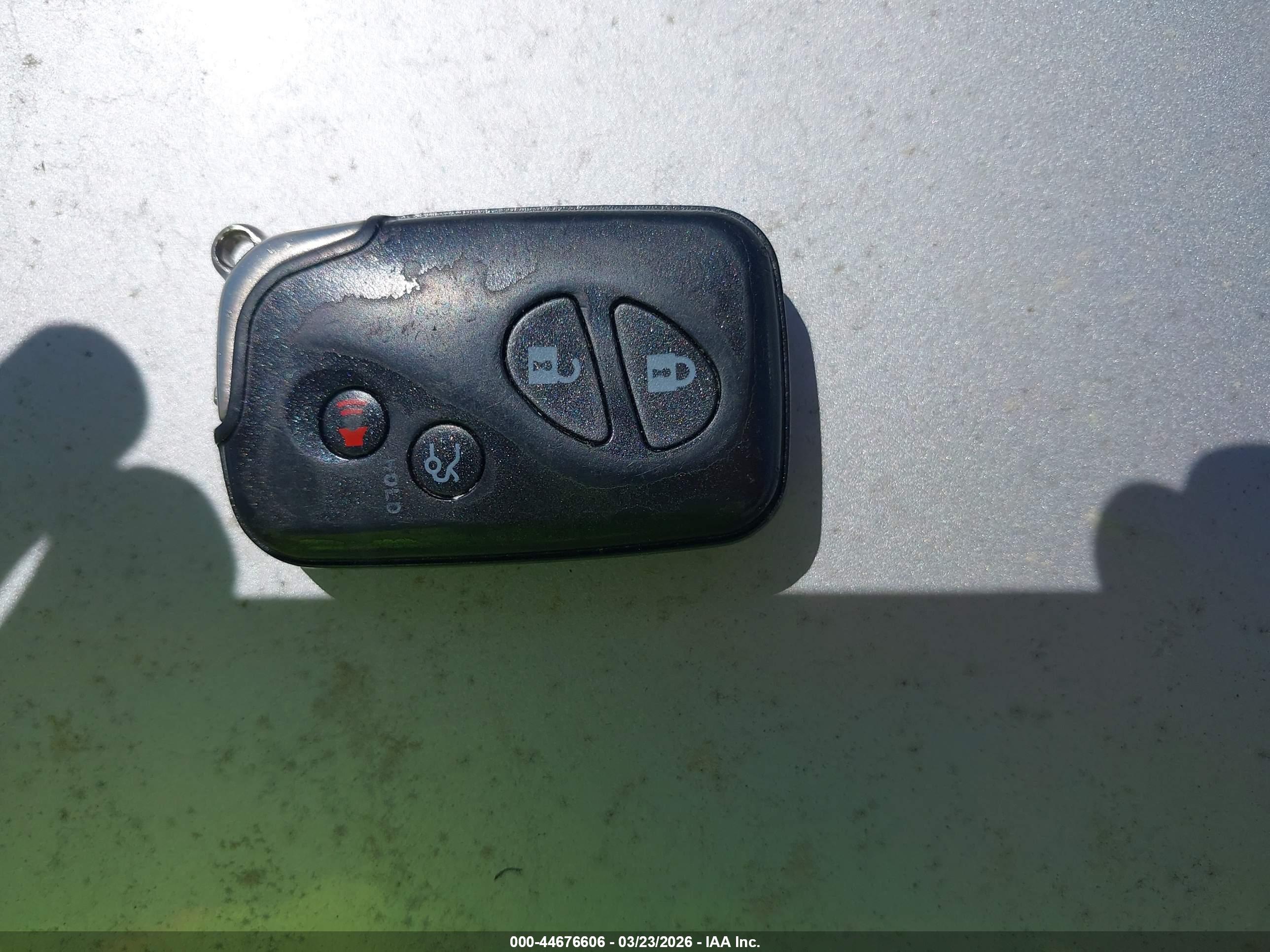 LEXUS IS image 11
