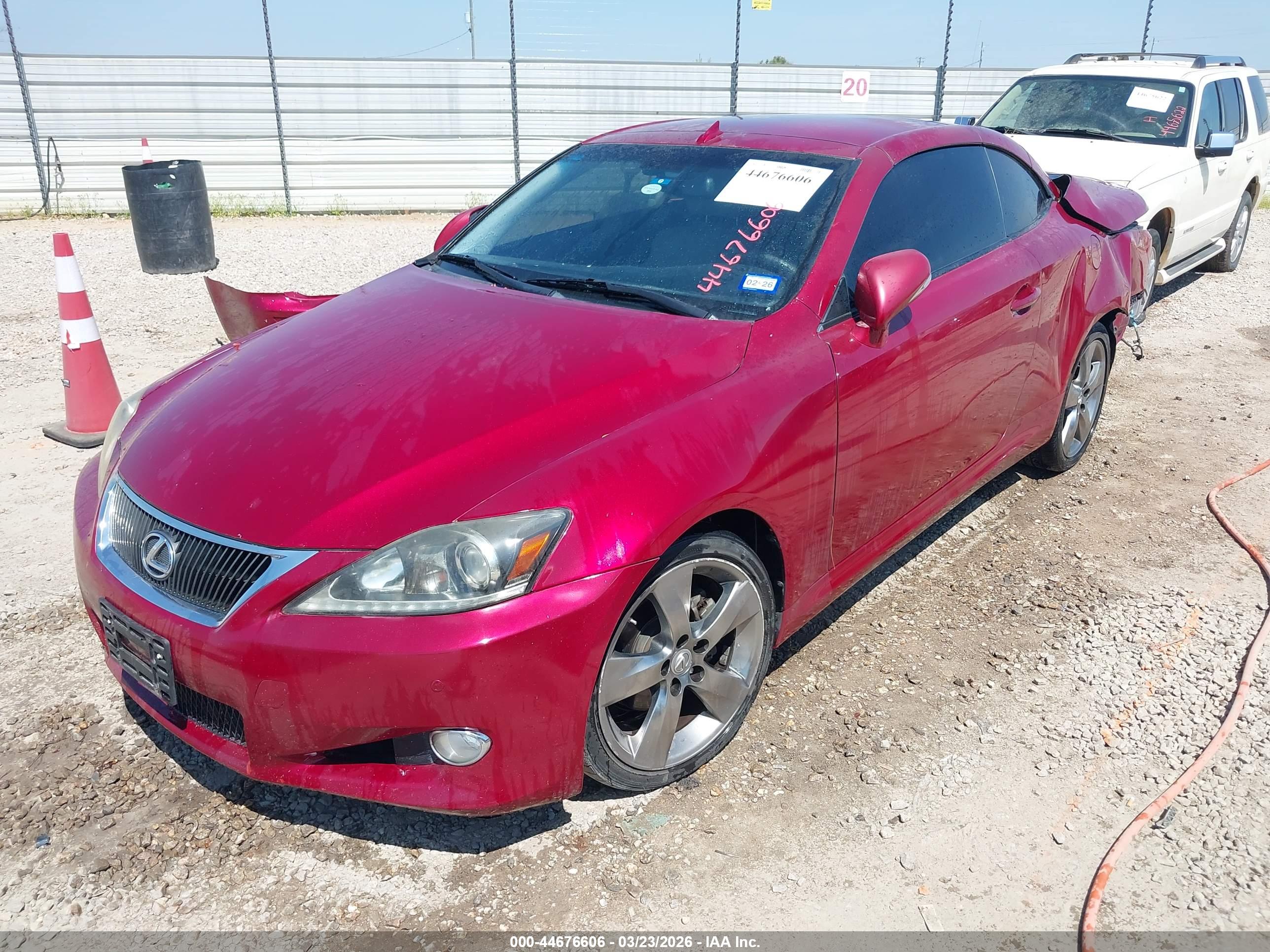 LEXUS IS image 2