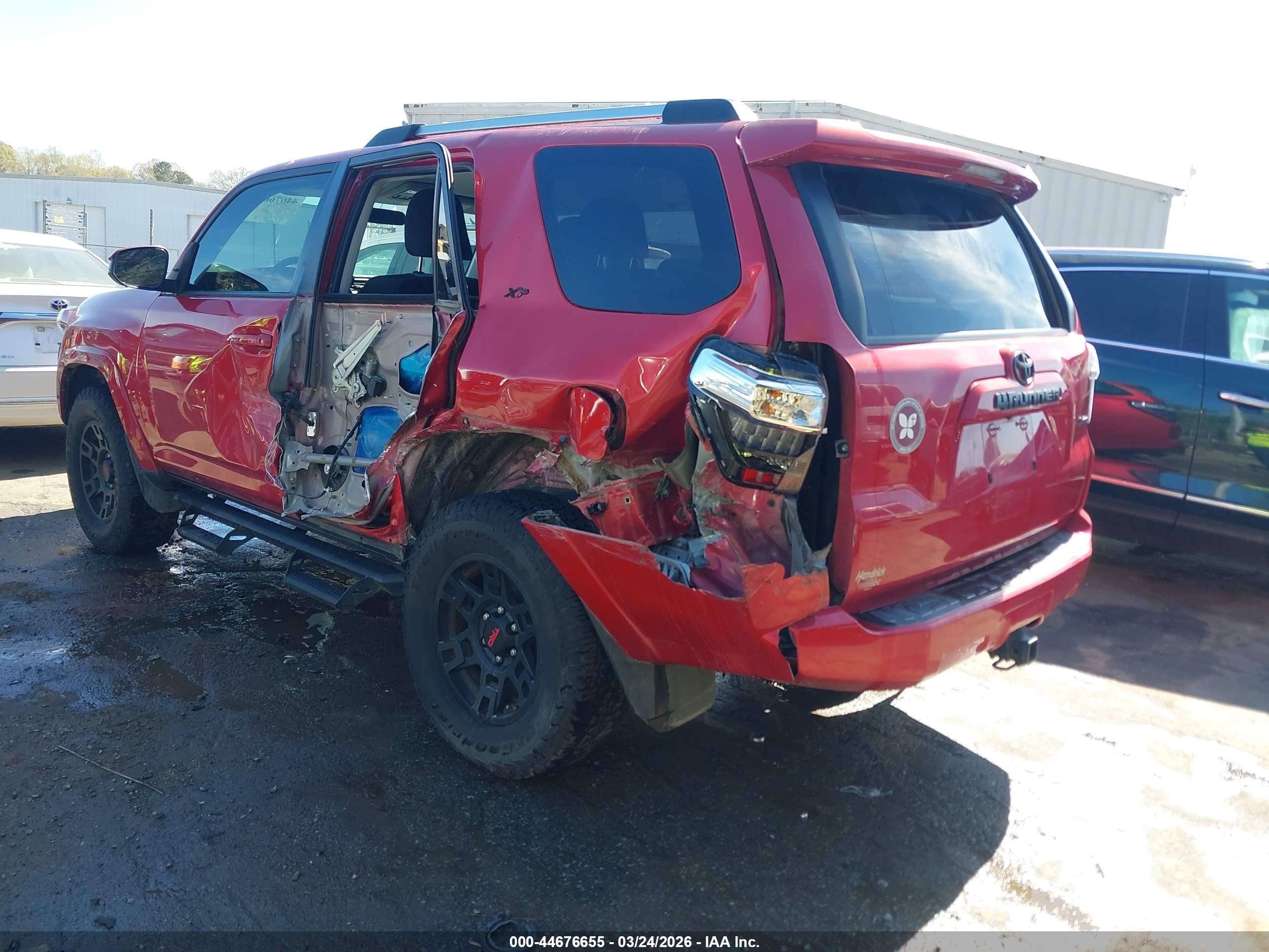 TOYOTA 4RUNNER image 3