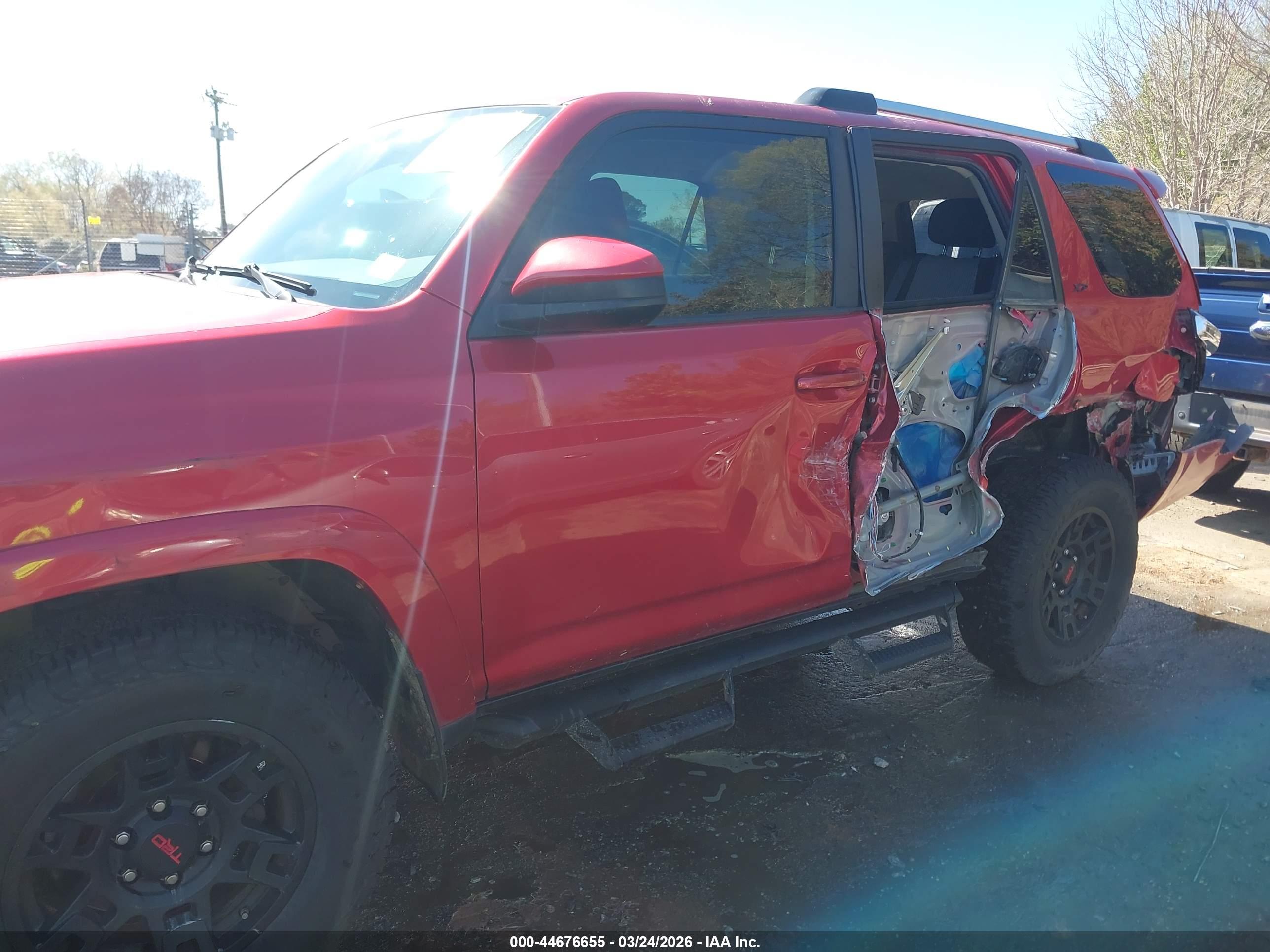 TOYOTA 4RUNNER image 6