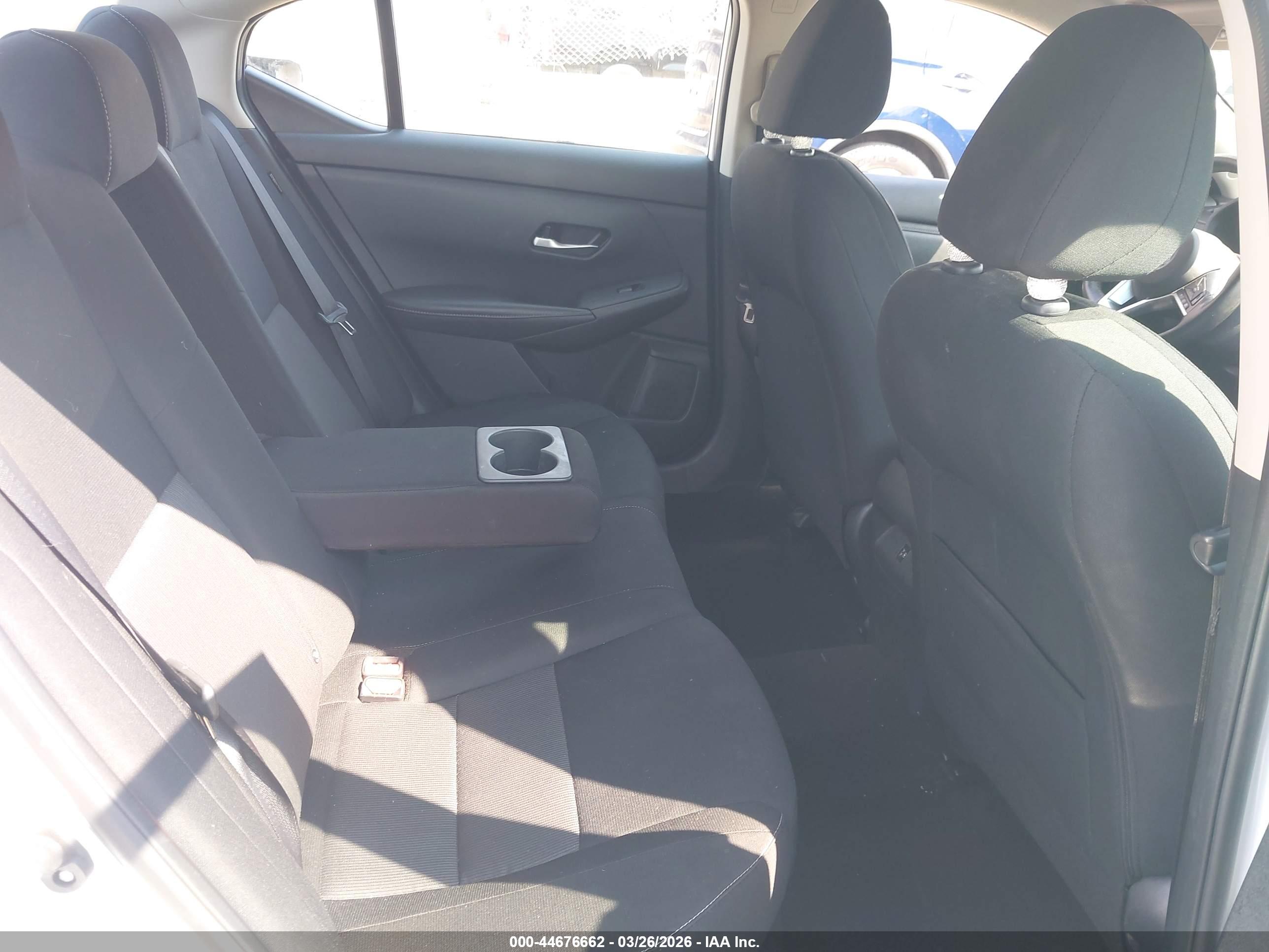 NISSAN SENTRA image 8