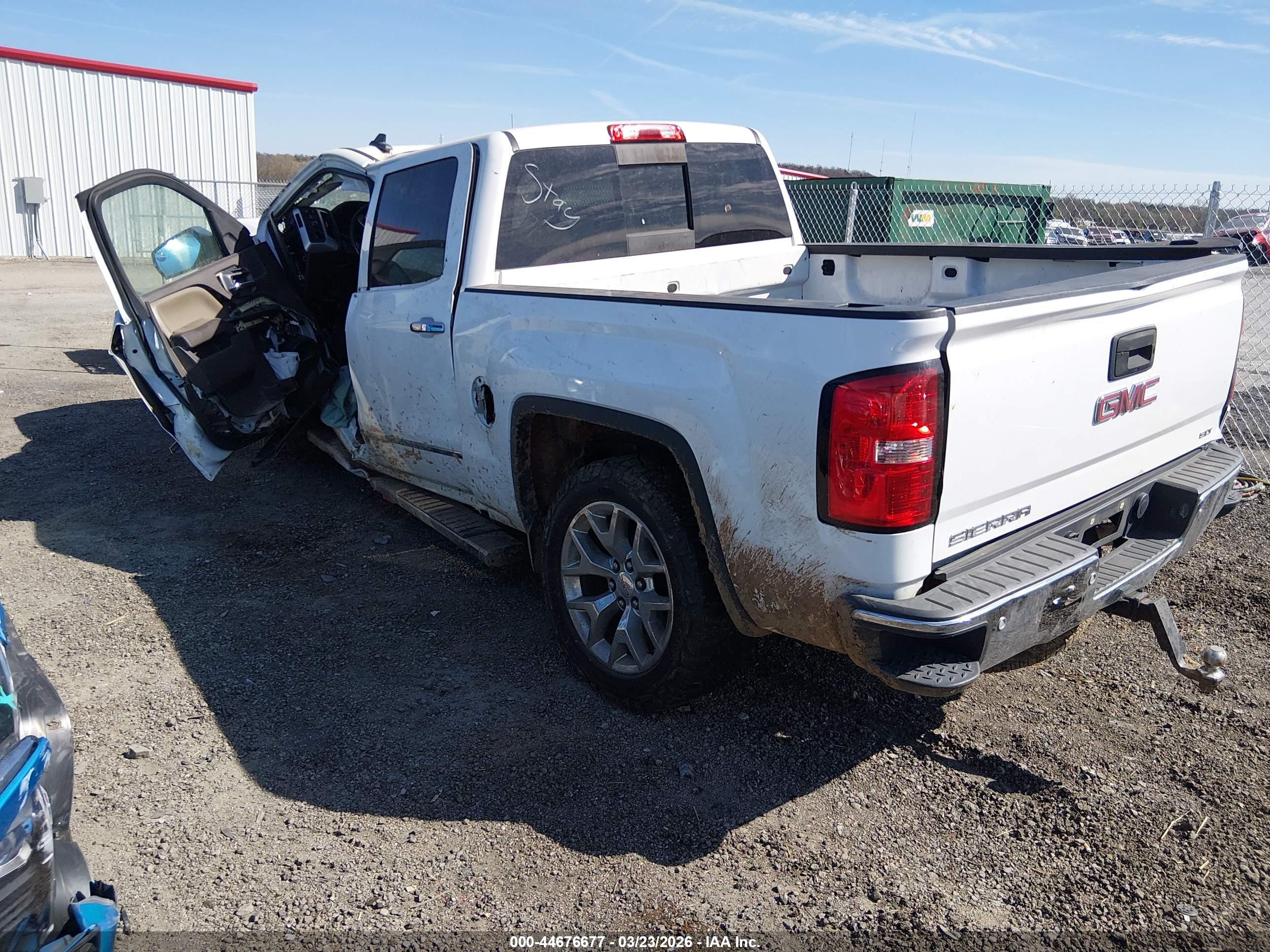 GMC SIERRA image 3