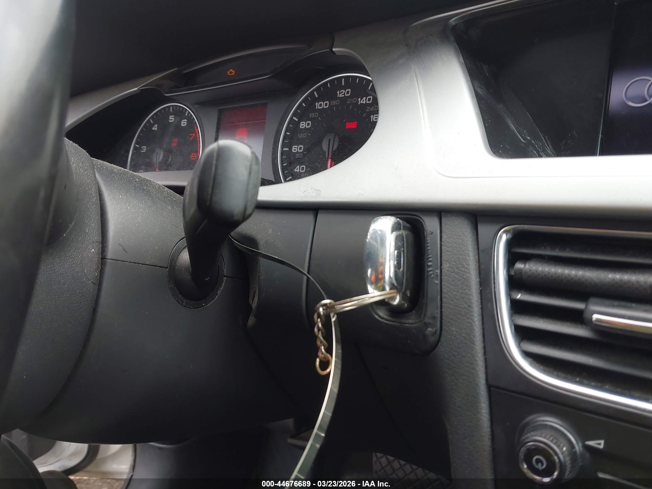 AUDI A4 image 11