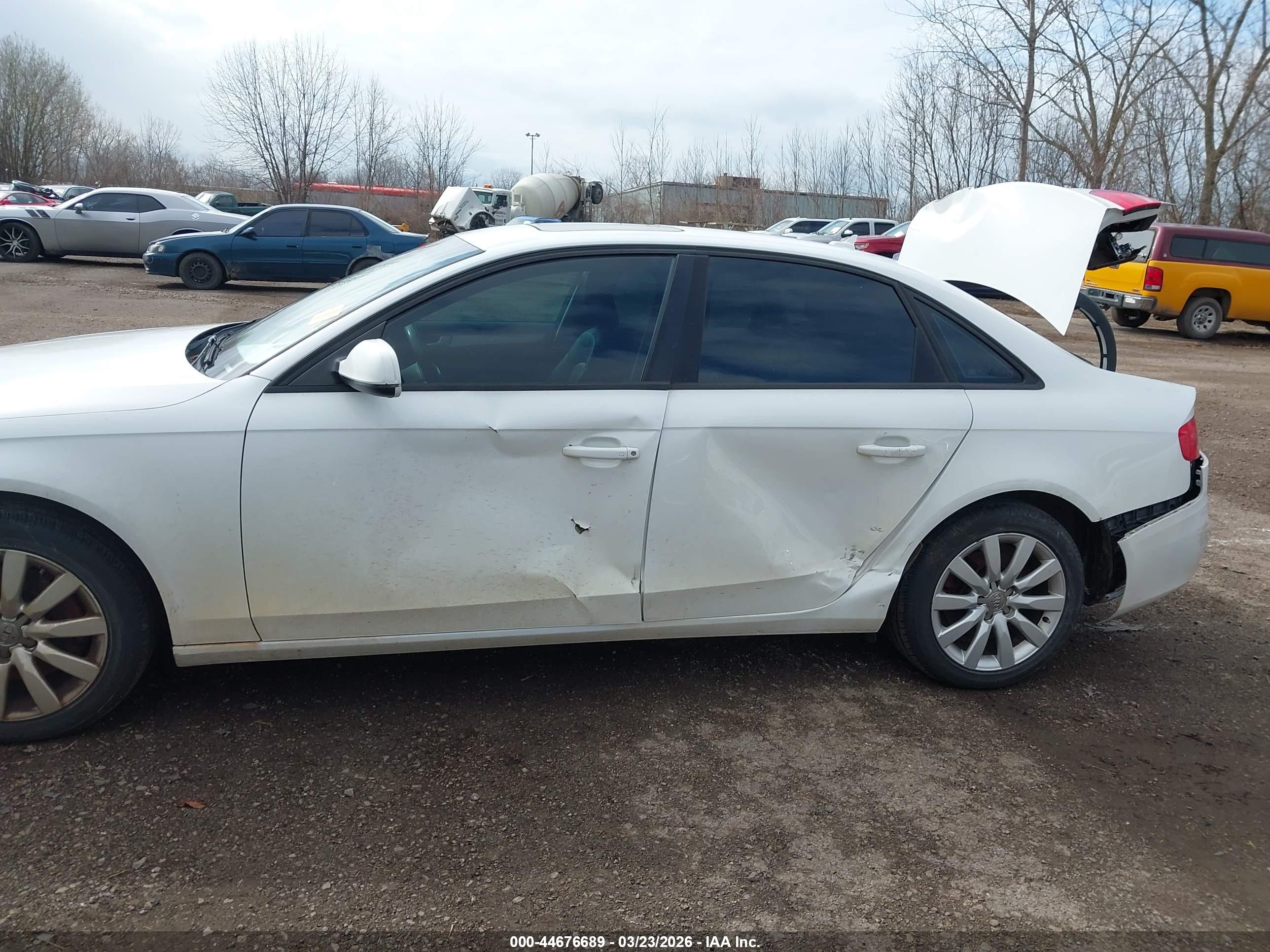 AUDI A4 image 6