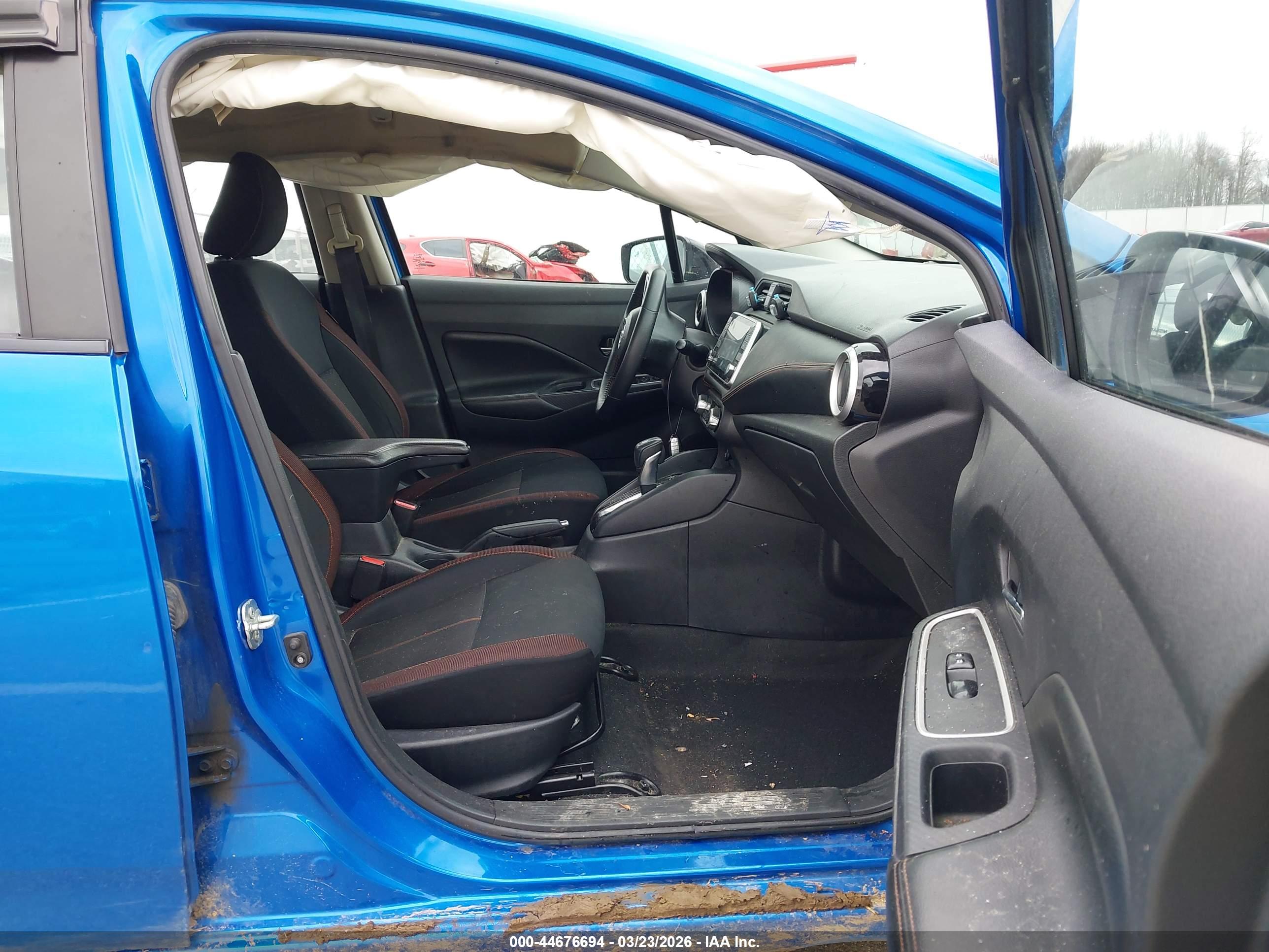 NISSAN VERSA image 5