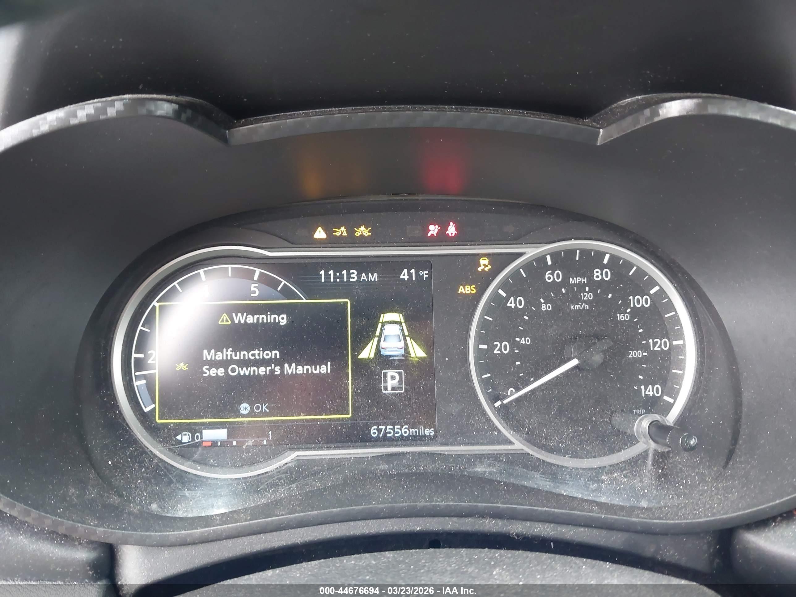 NISSAN VERSA image 7