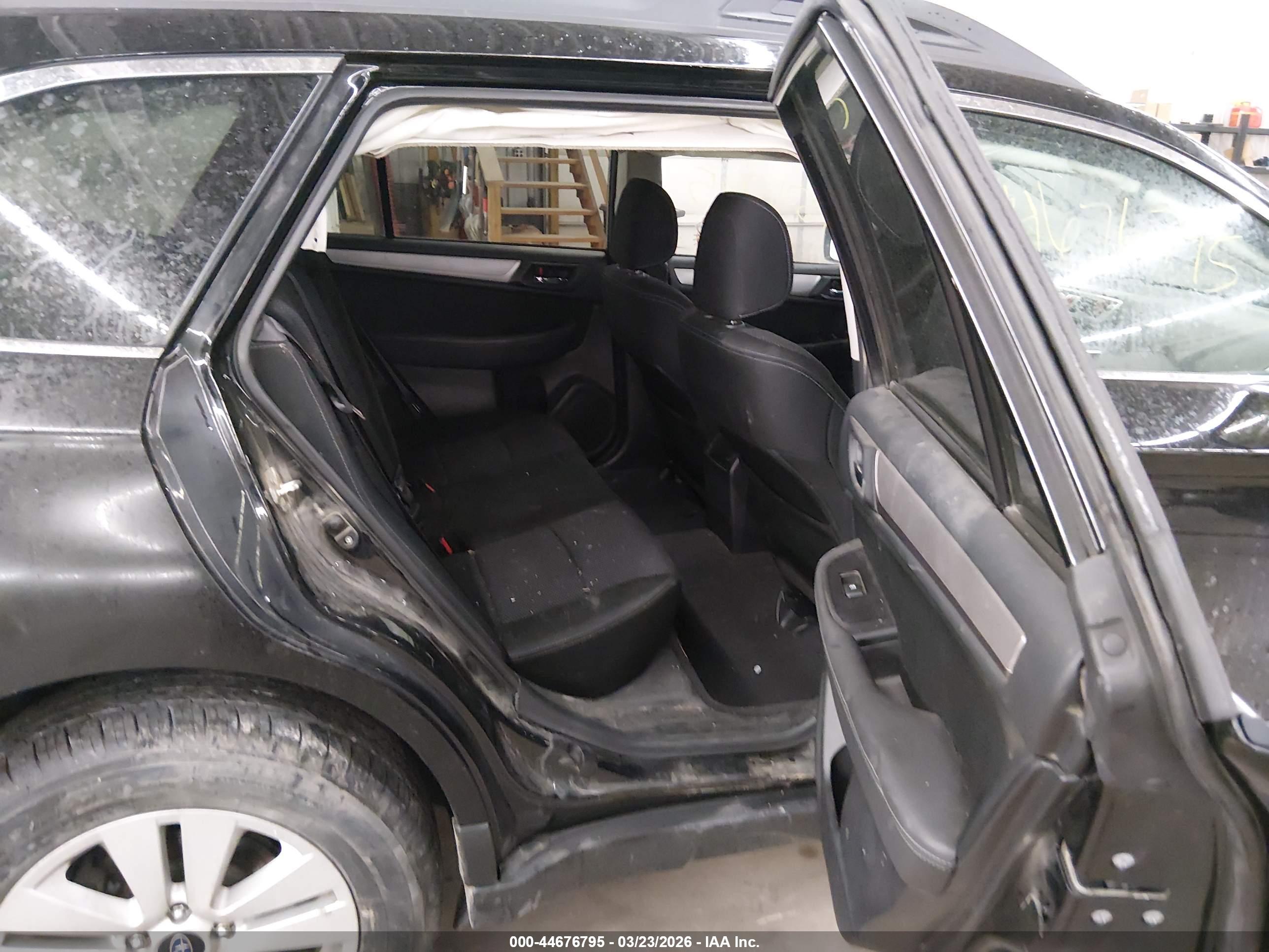 SUBARU OUTBACK image 8