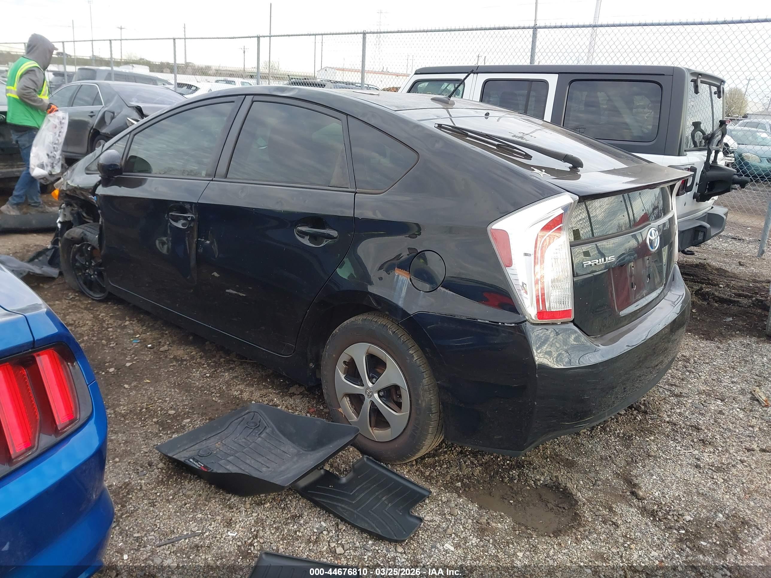 TOYOTA PRIUS image 3