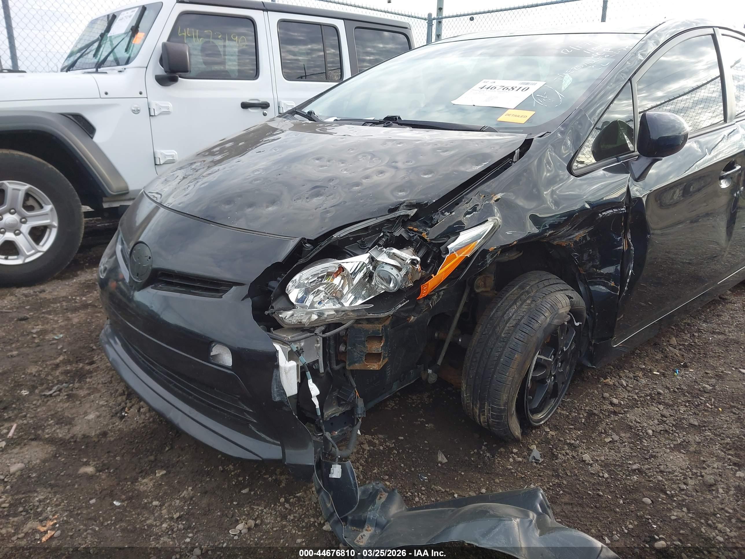 TOYOTA PRIUS image 6