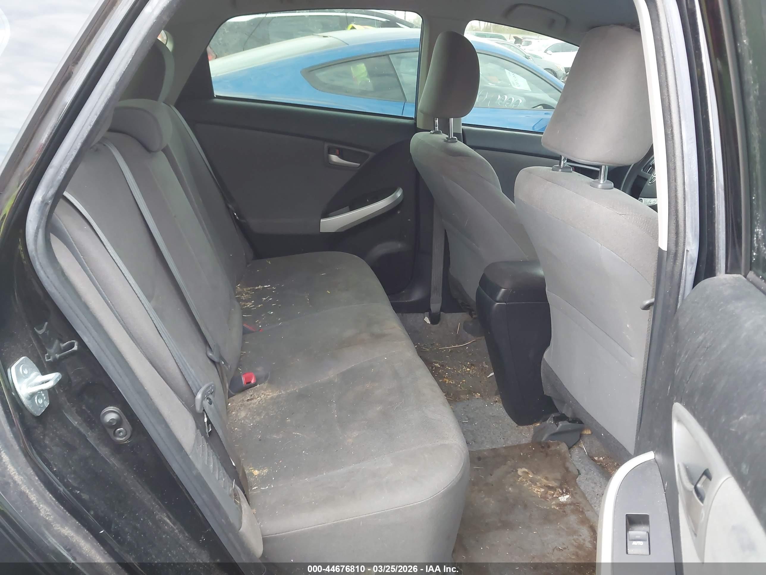 TOYOTA PRIUS image 8