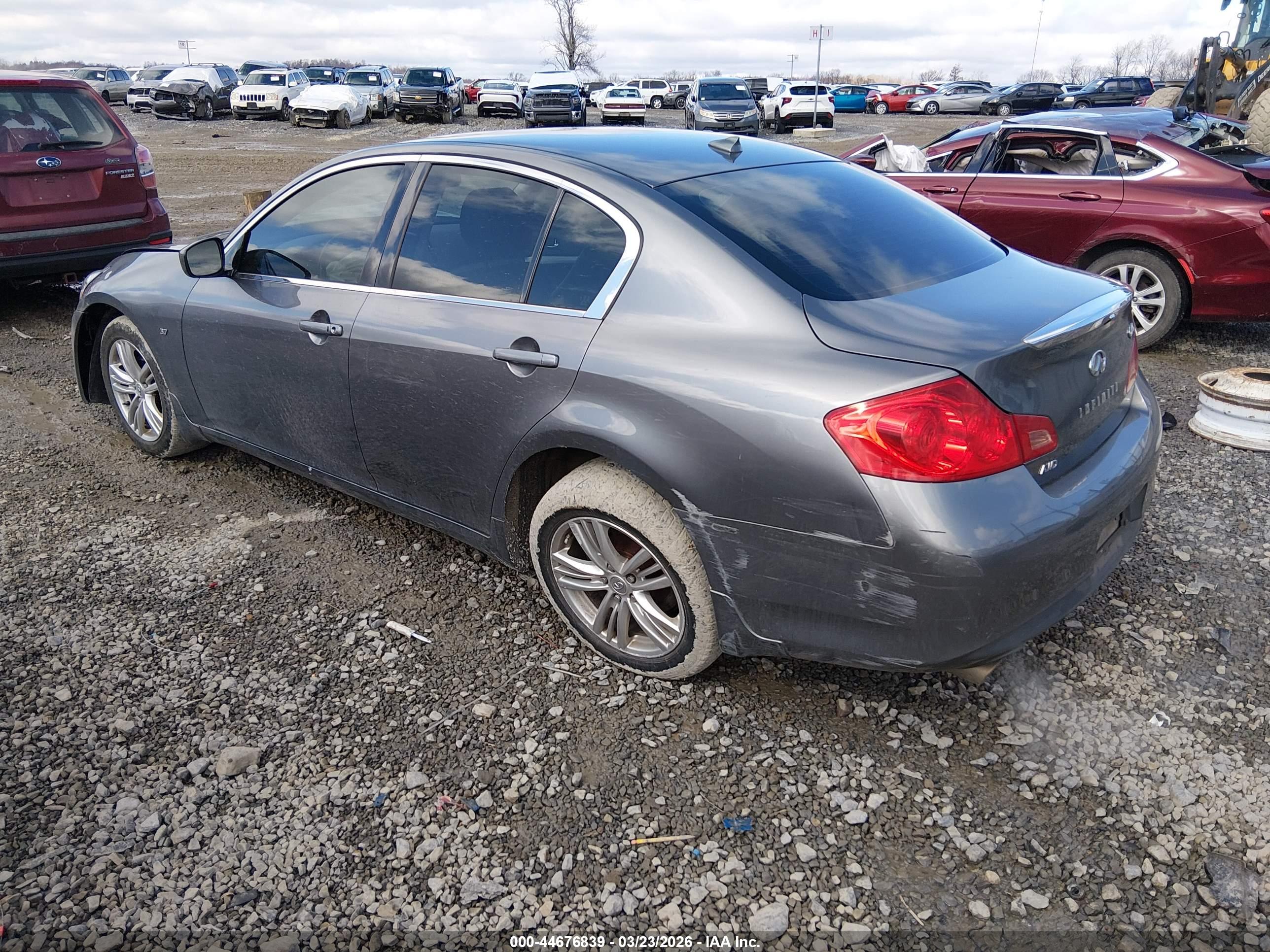 INFINITI Q40 image 3
