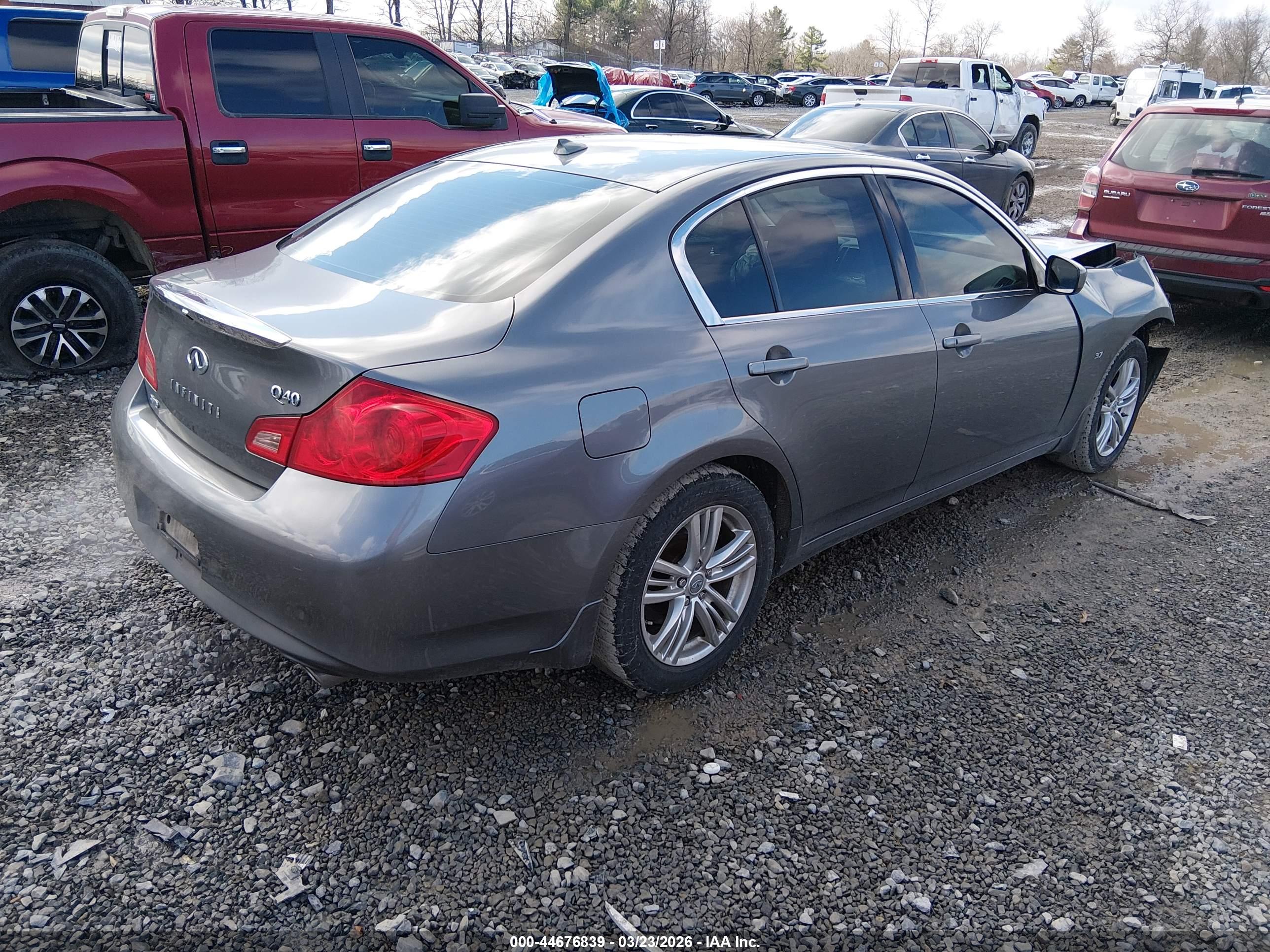 INFINITI Q40 image 4