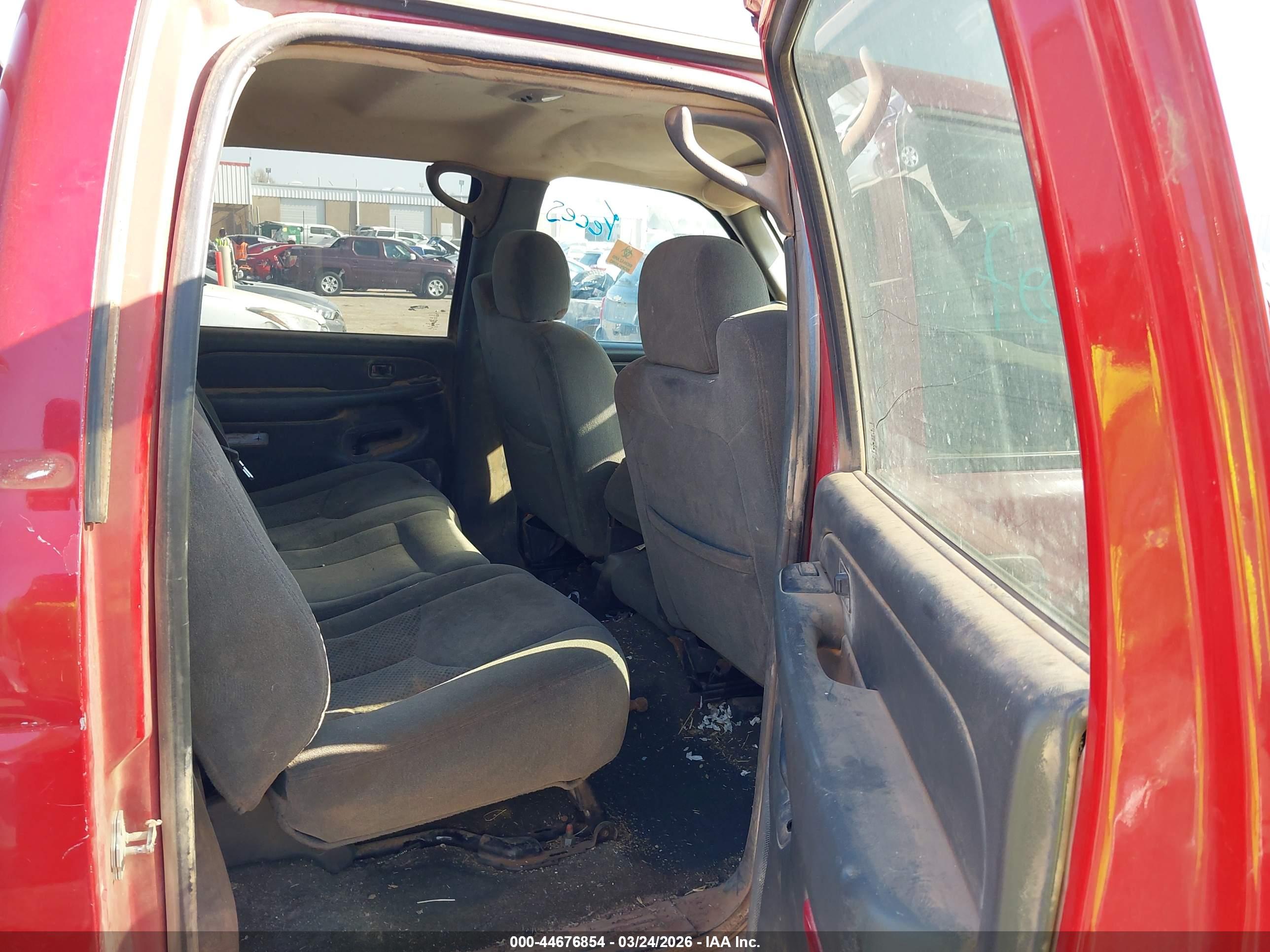 CHEVROLET SILVERADO image 8