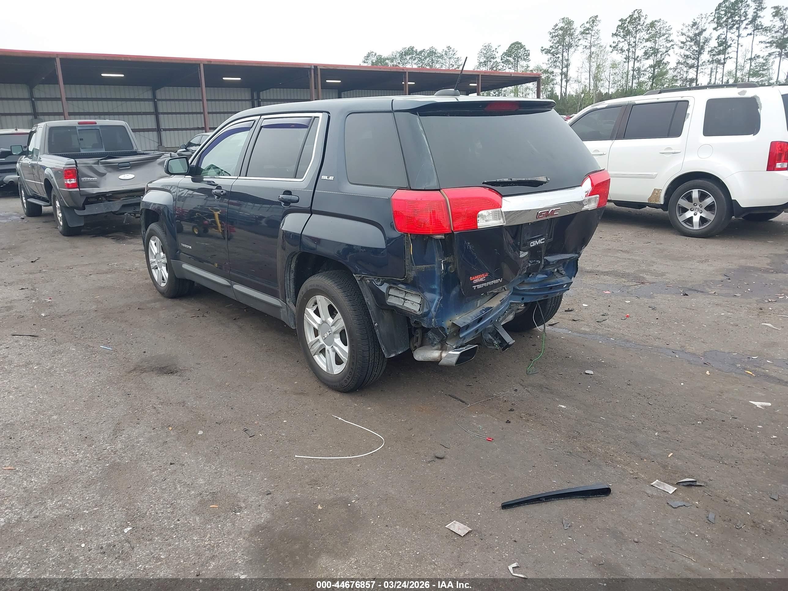 GMC TERRAIN image 3