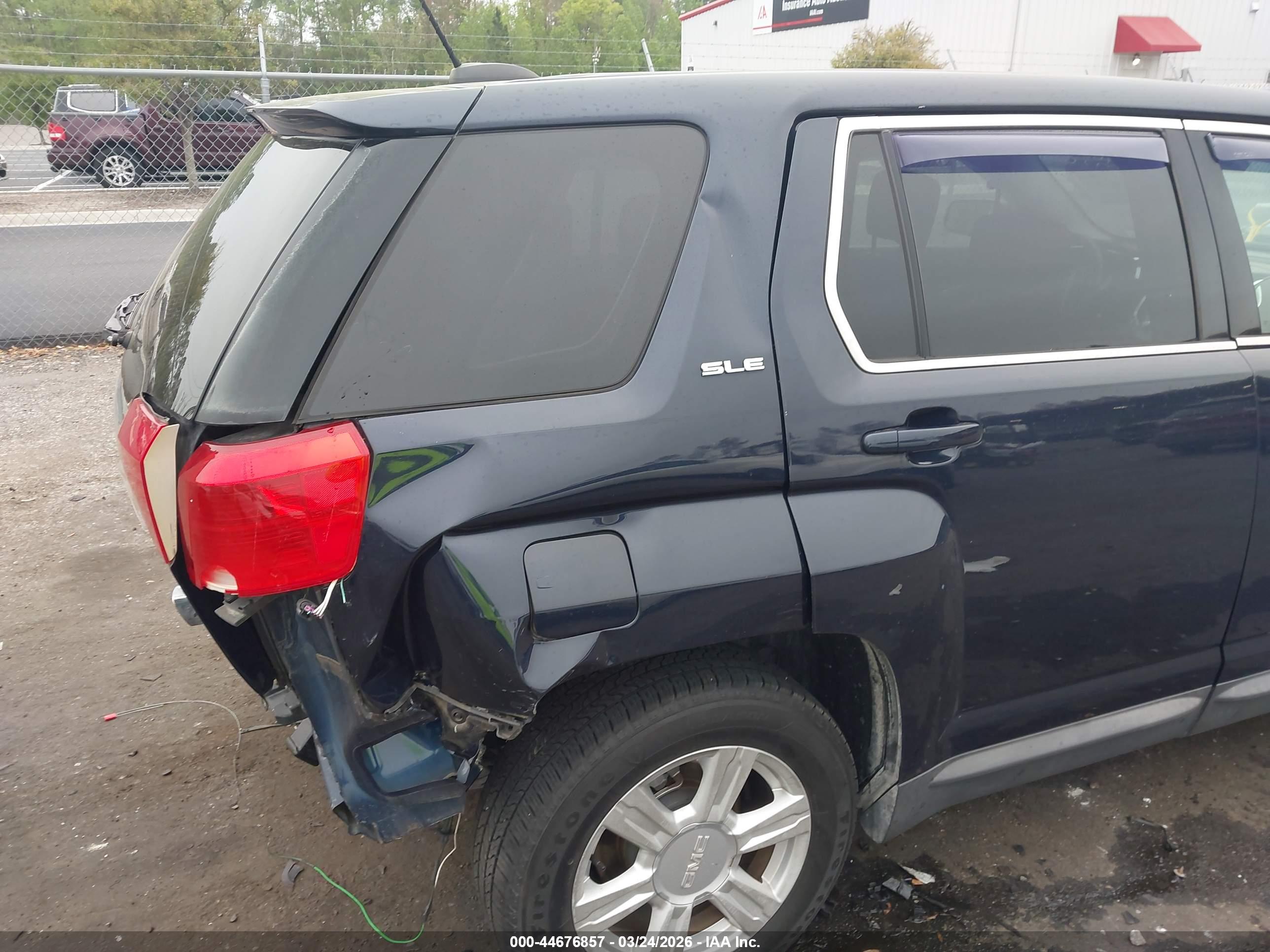 GMC TERRAIN image 6