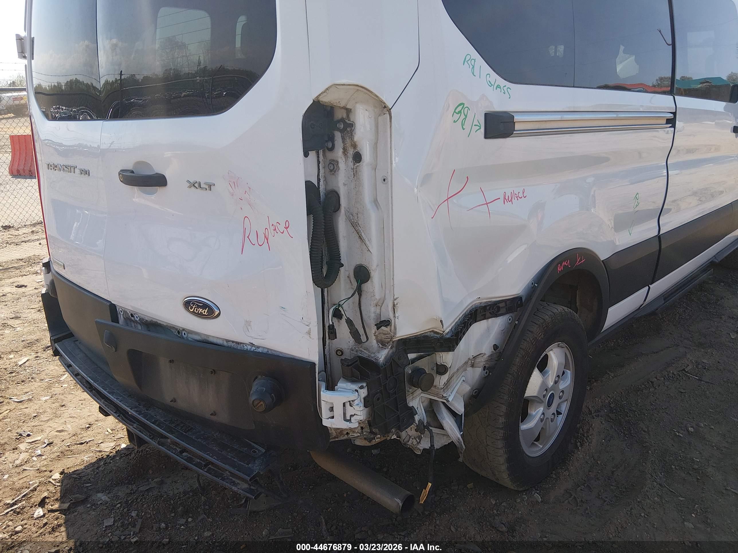 FORD TRANSIT-350 image 6