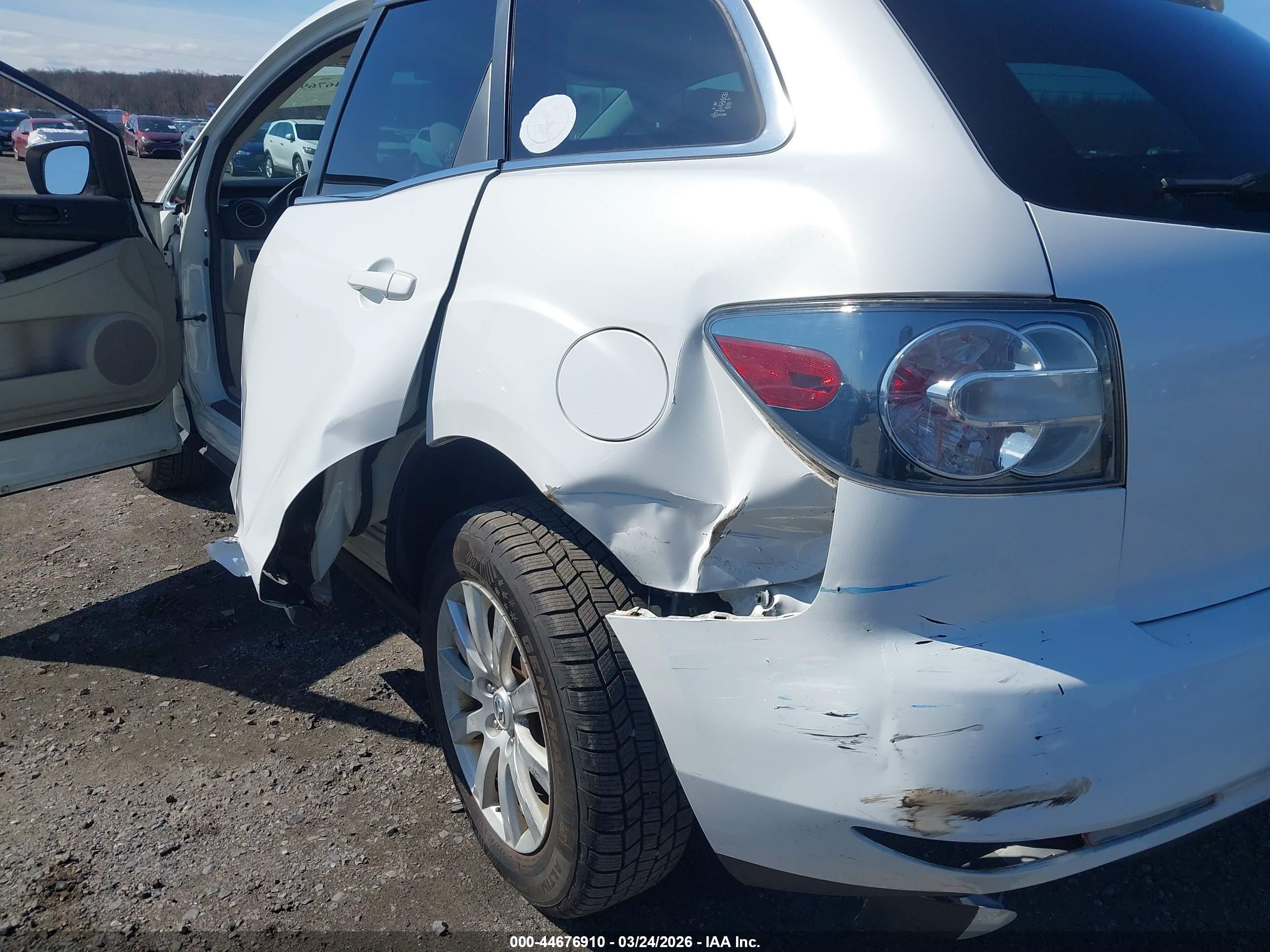 MAZDA CX-7 image 6
