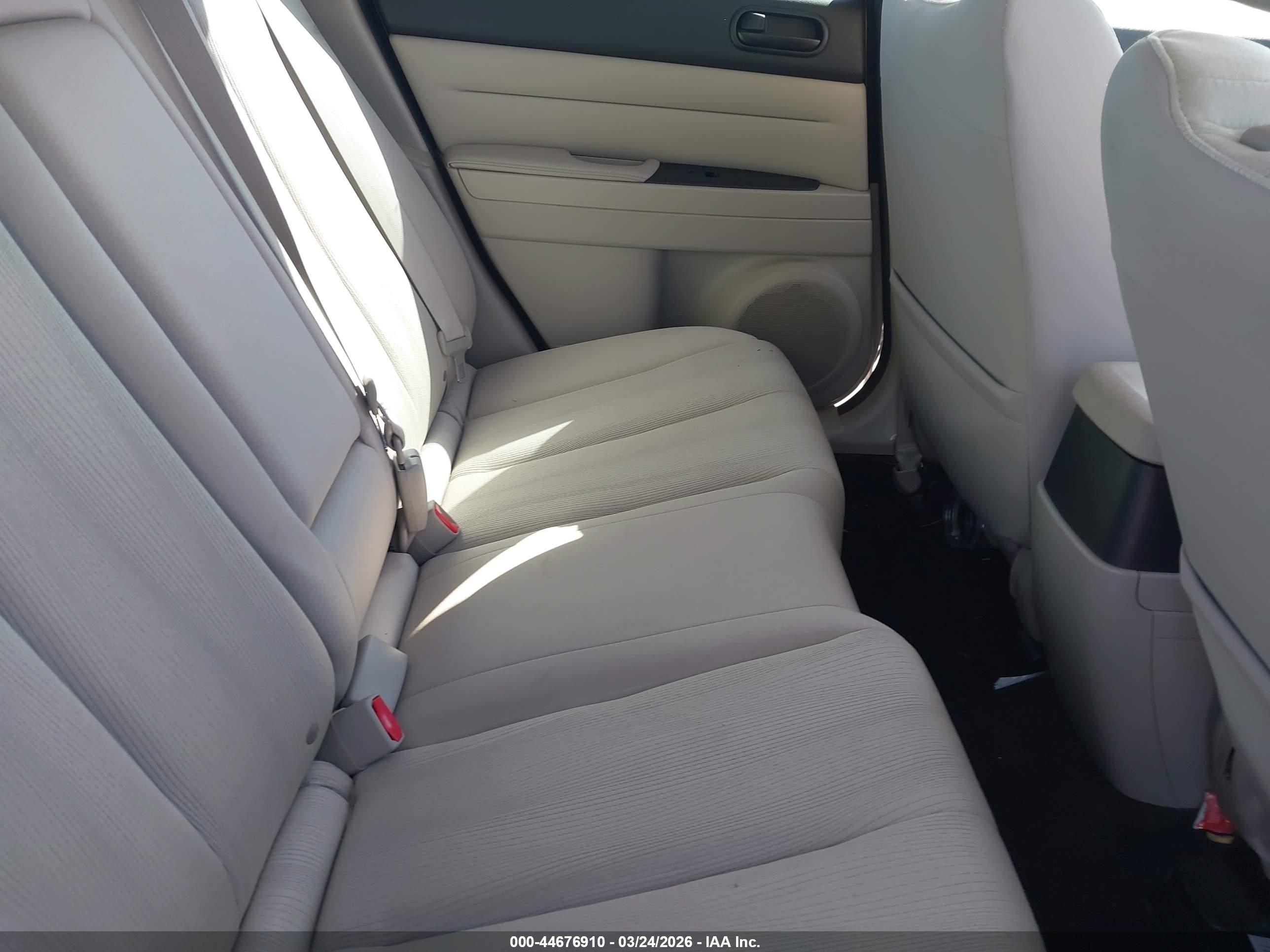 MAZDA CX-7 image 8