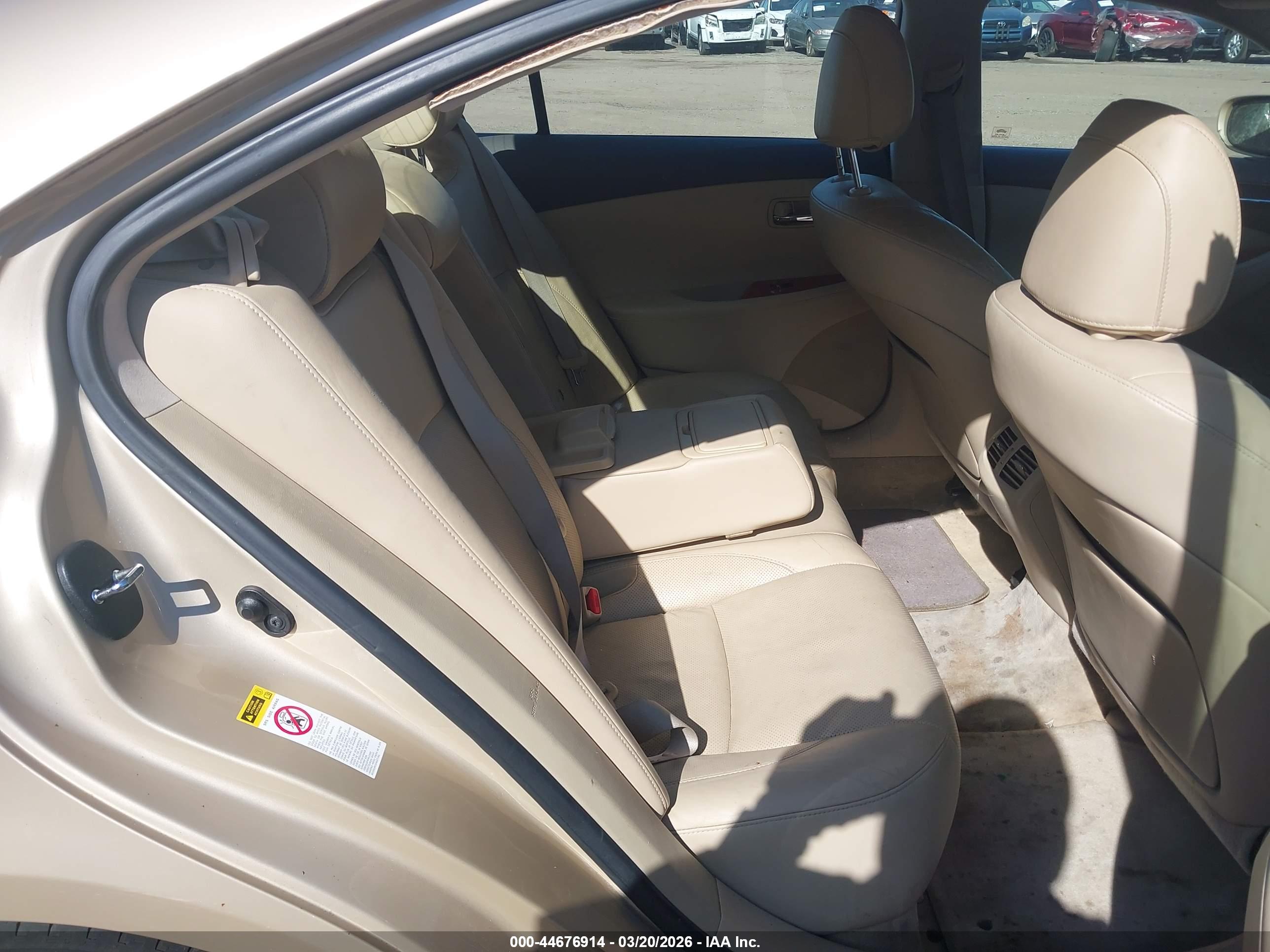 LEXUS ES image 8