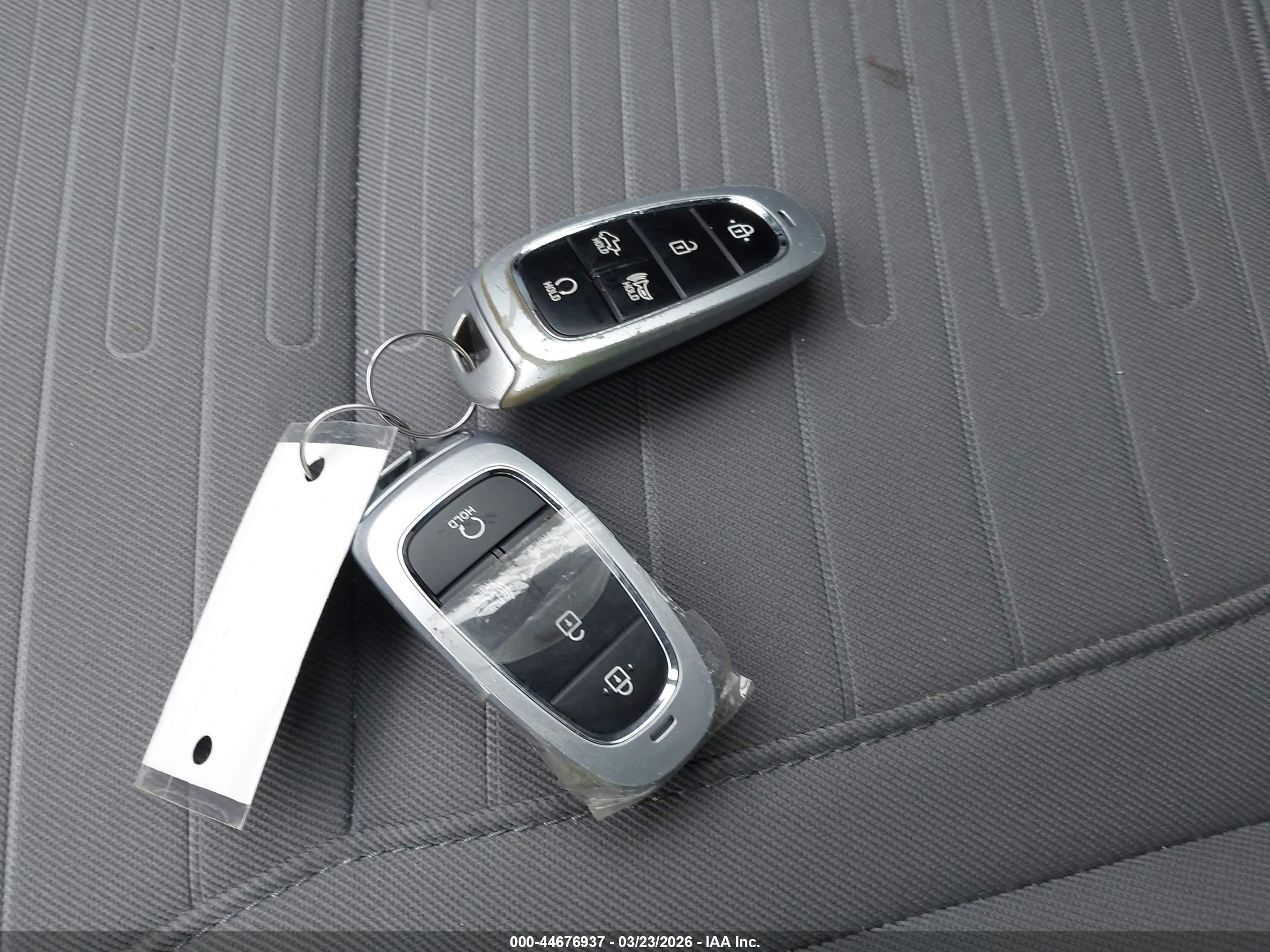 HYUNDAI SANTA image 11