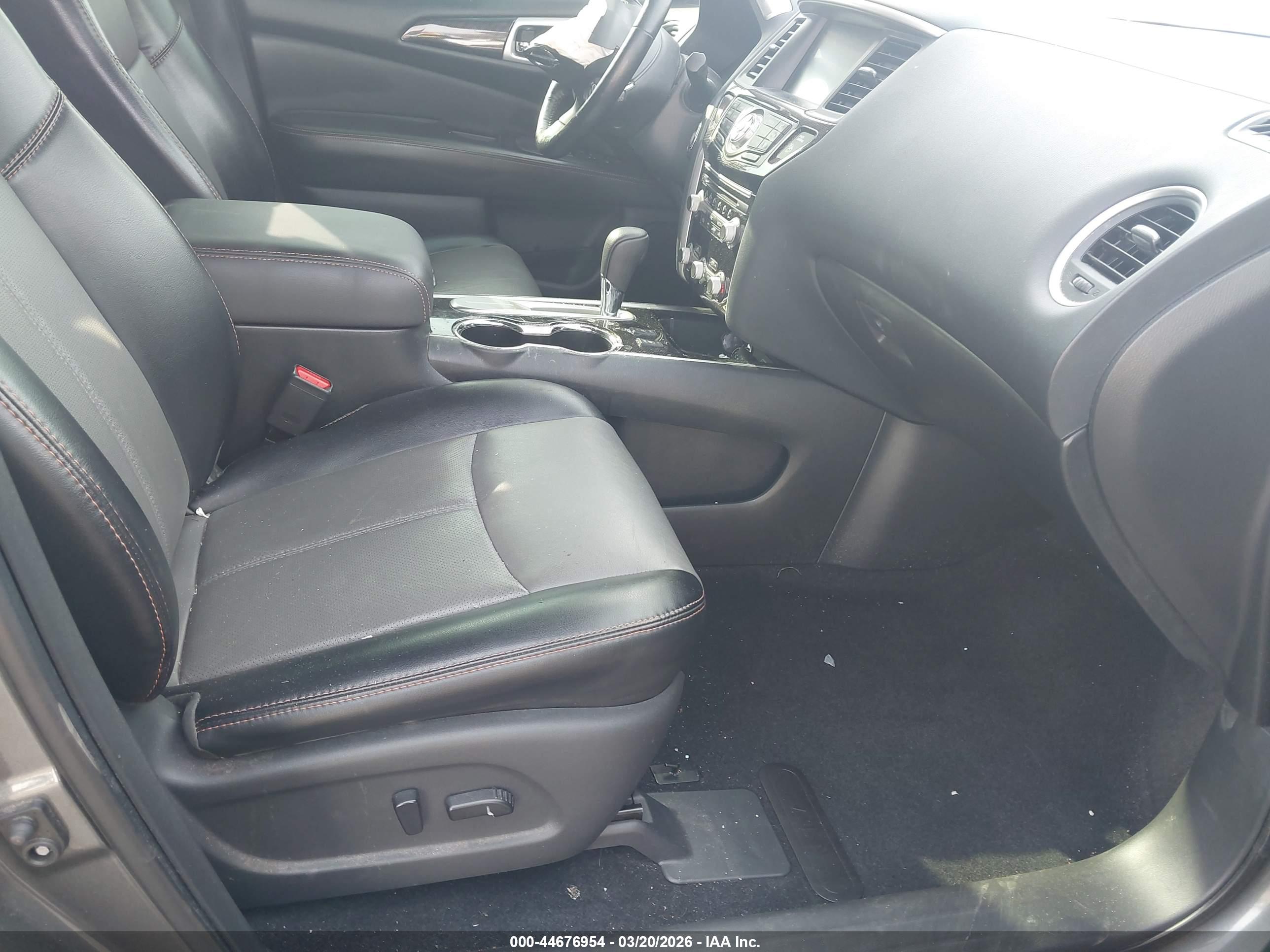 NISSAN PATHFINDER image 5
