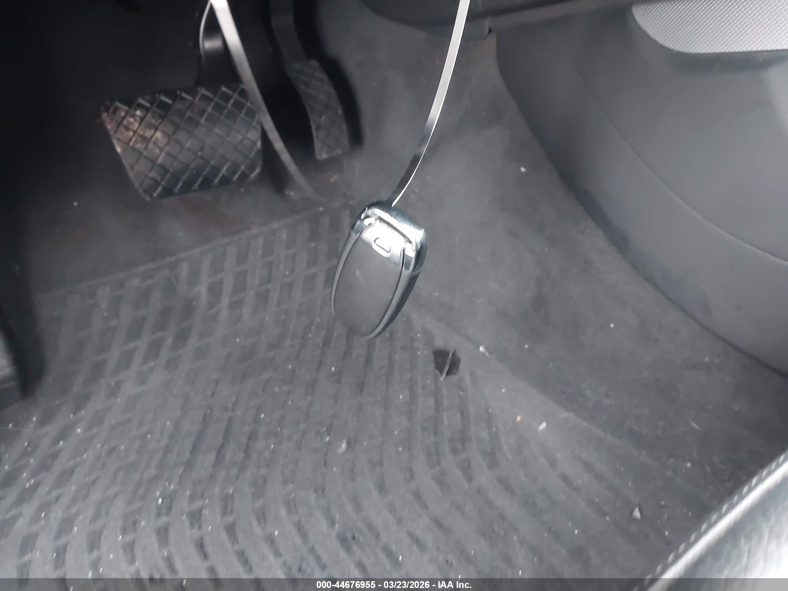 AUDI A4 image 11