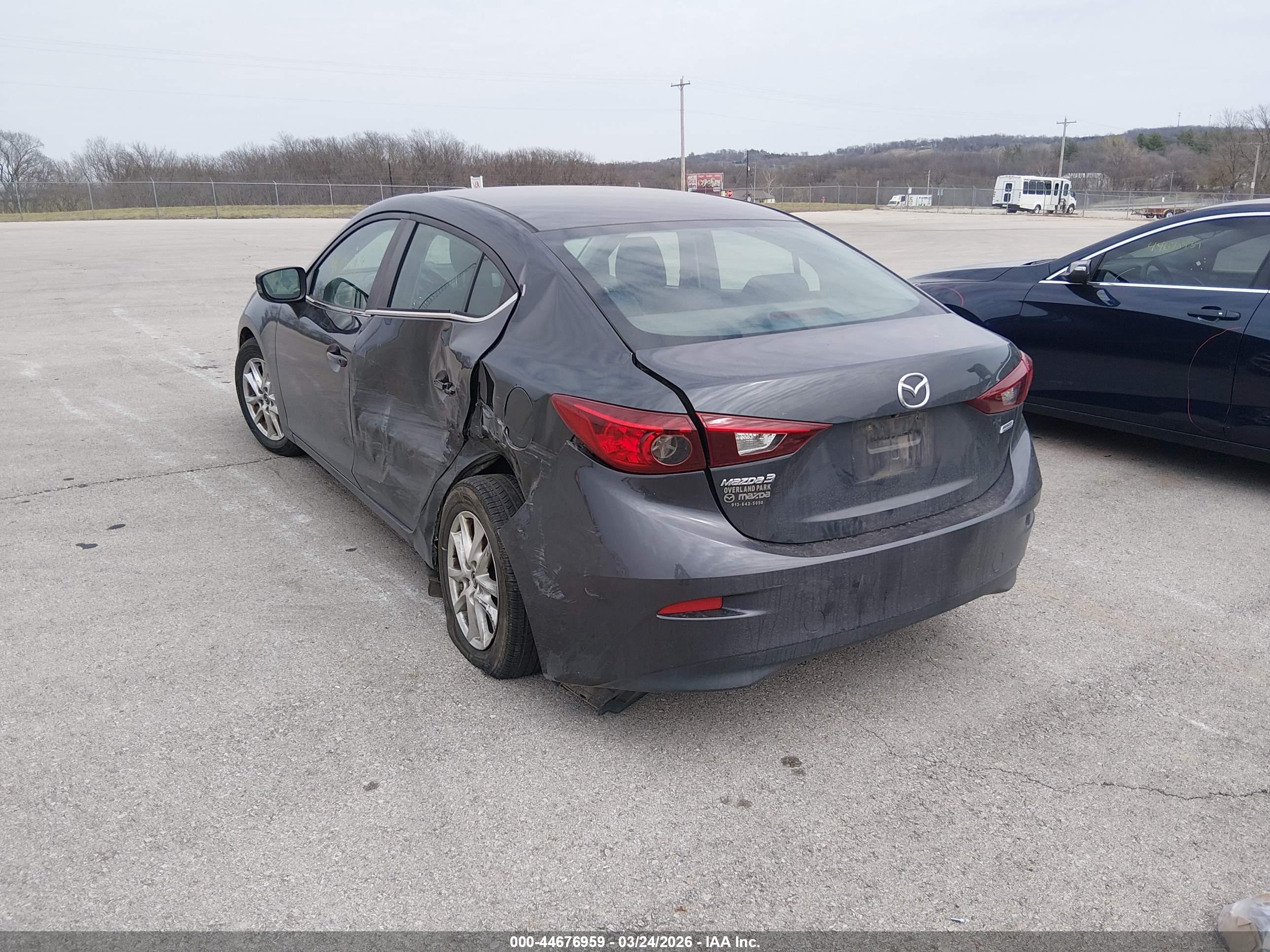 MAZDA MAZDA3 image 3
