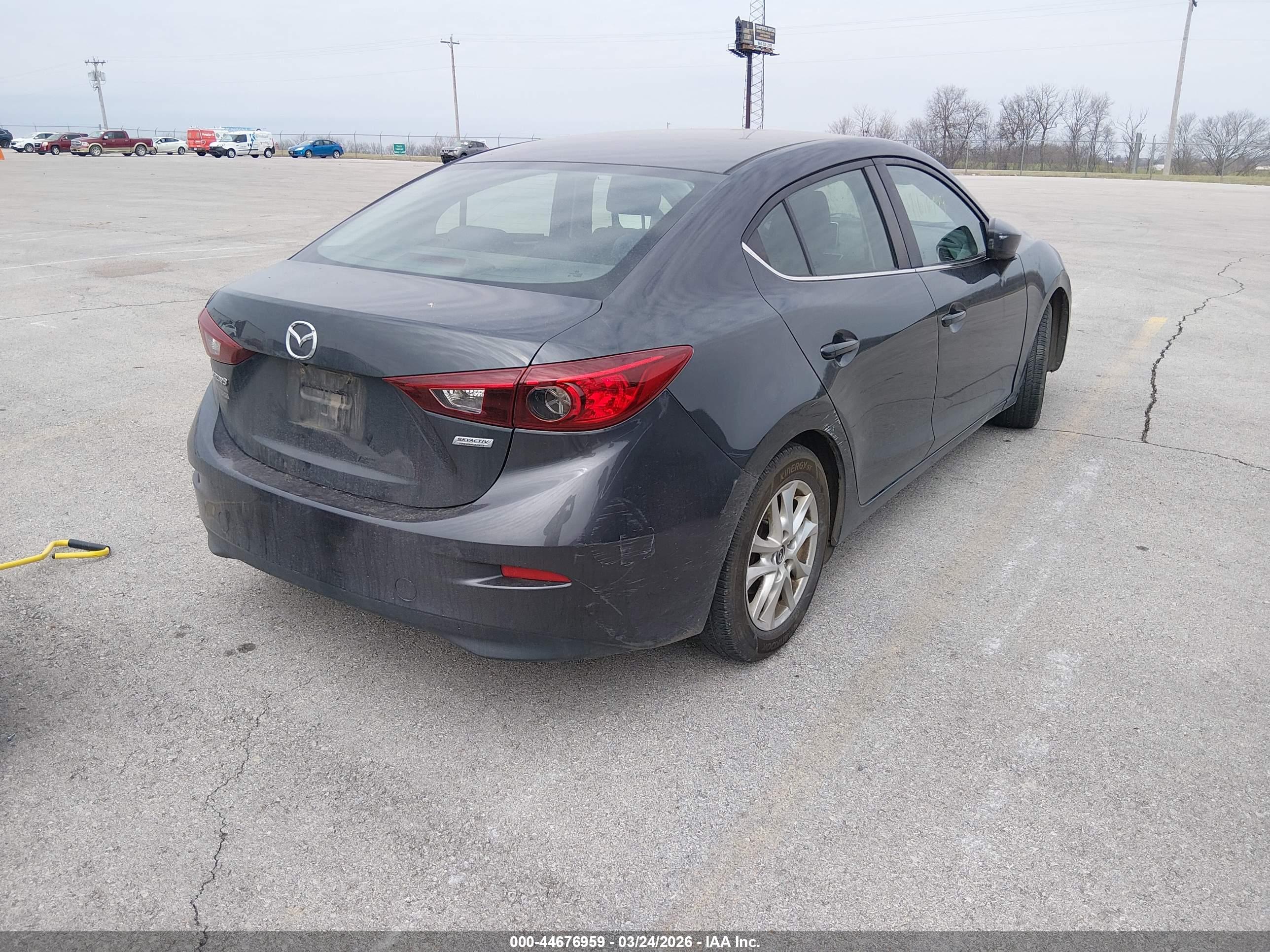 MAZDA MAZDA3 image 4