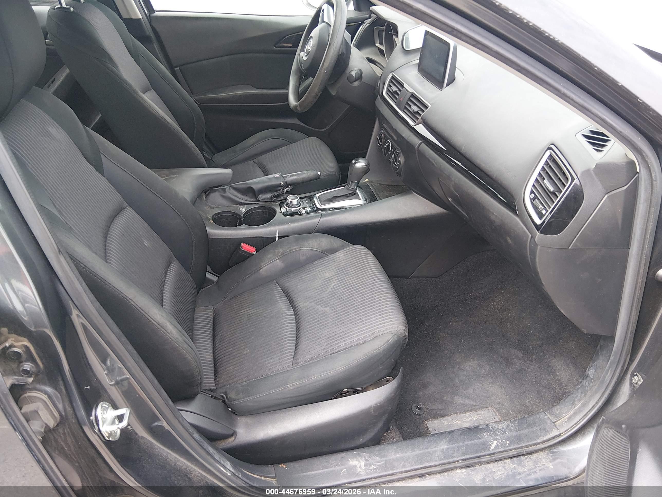 MAZDA MAZDA3 image 5
