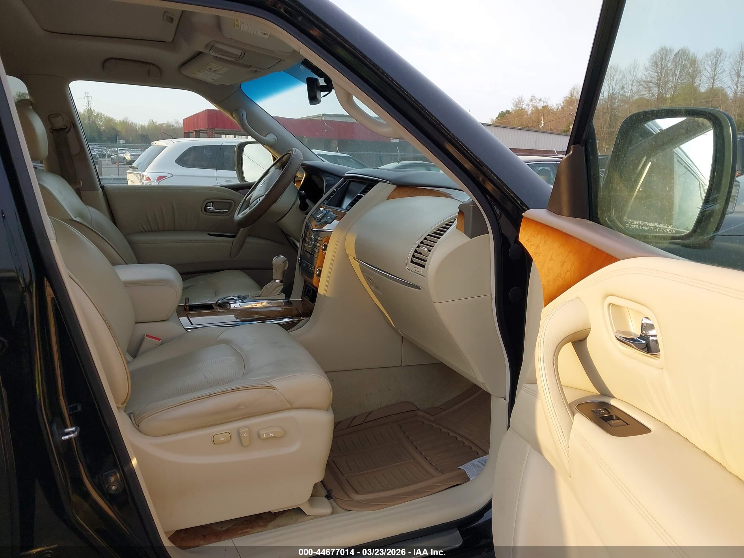 INFINITI QX56 image 5