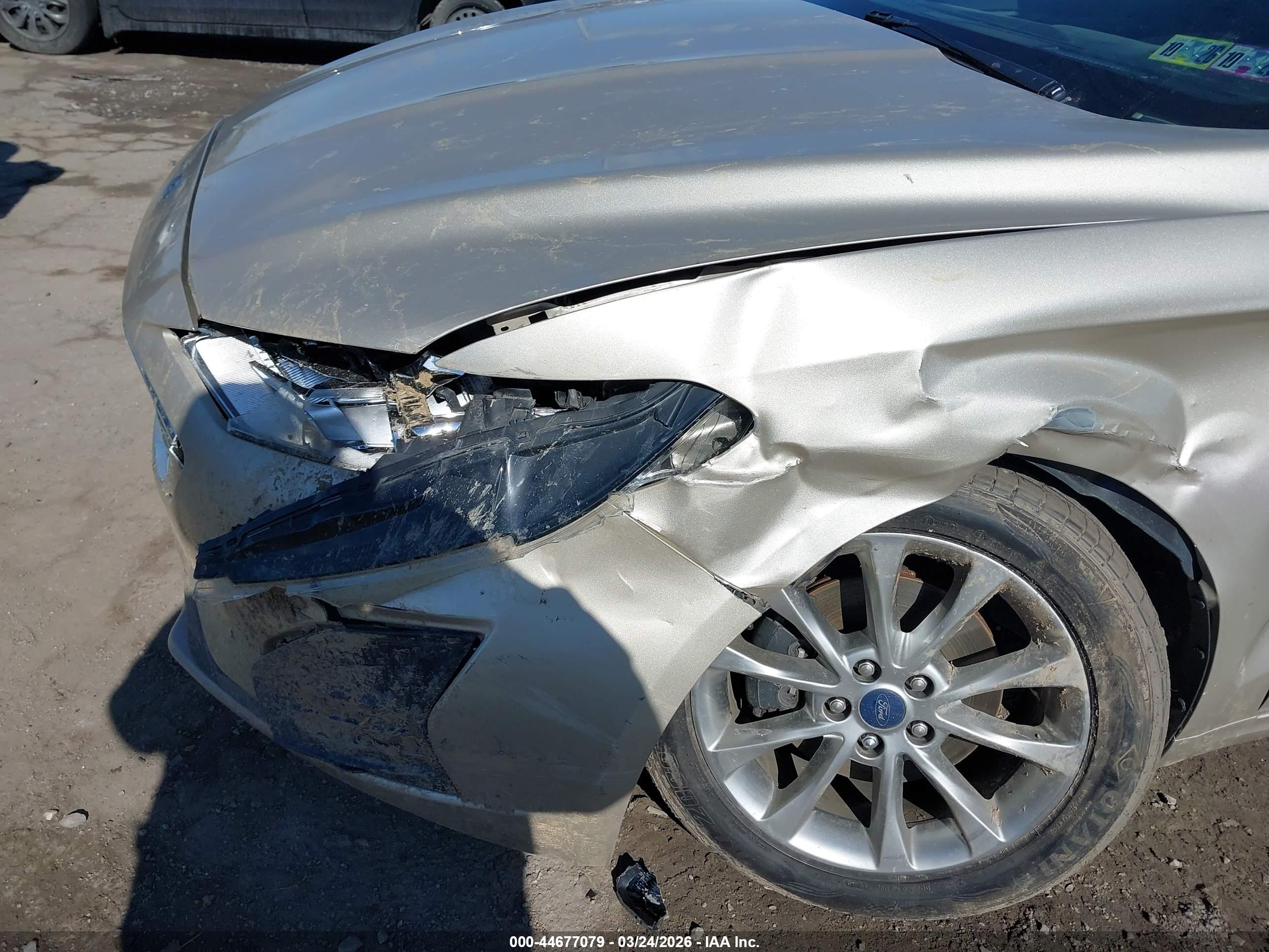FORD FUSION image 6