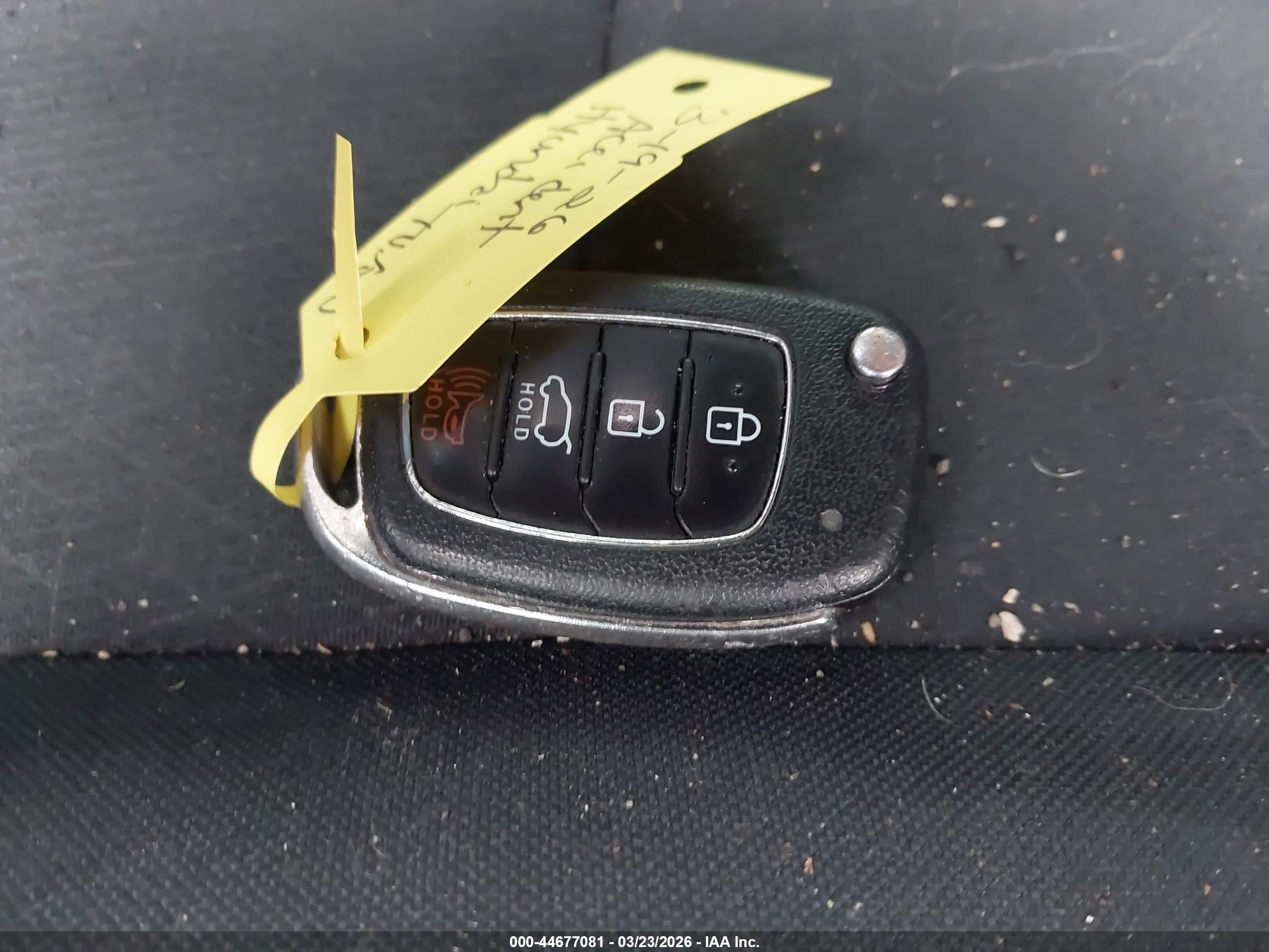 HYUNDAI TUCSON image 11