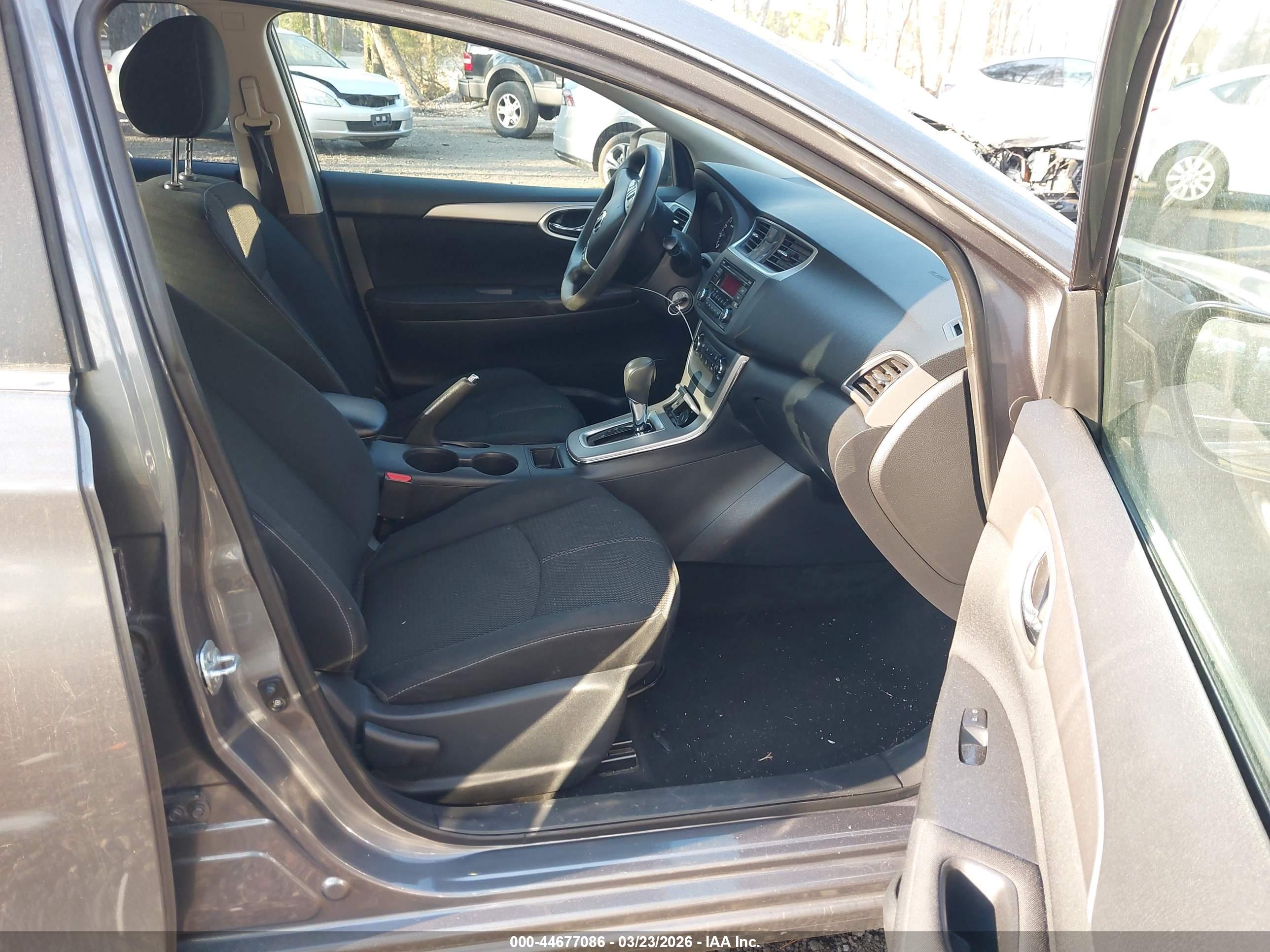 NISSAN SENTRA image 5