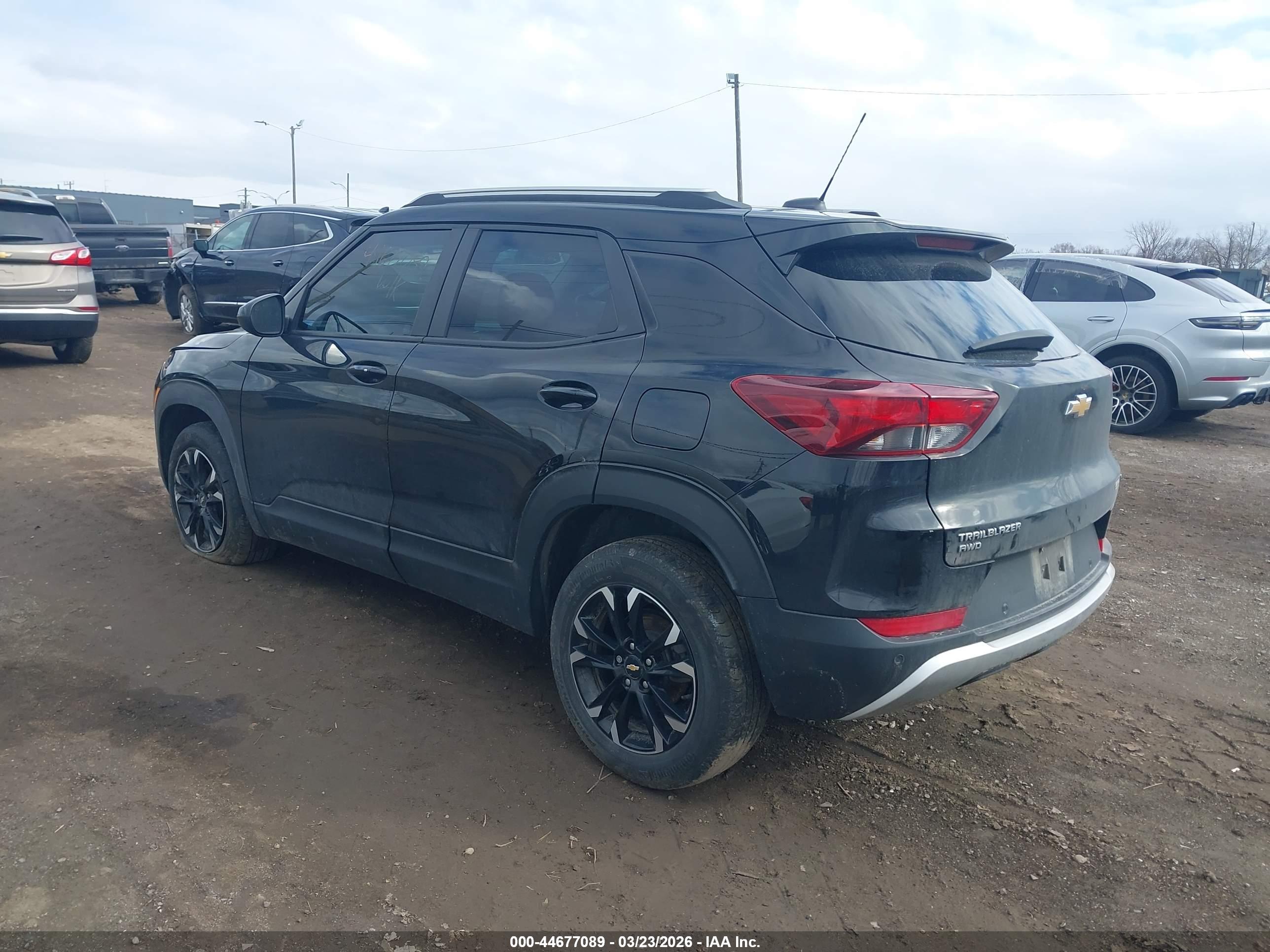 CHEVROLET TRAILBLAZER image 3