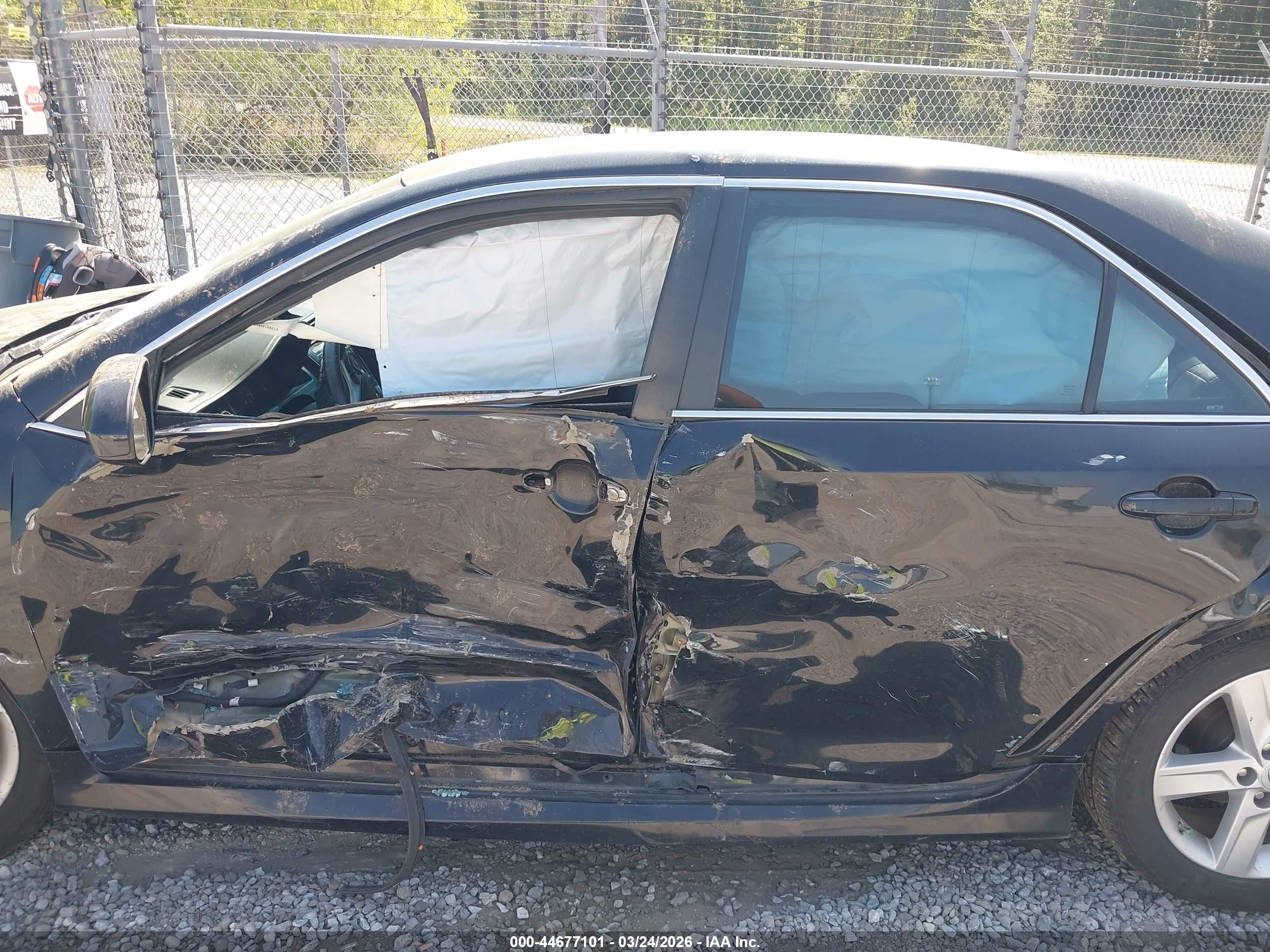 TOYOTA CAMRY image 6