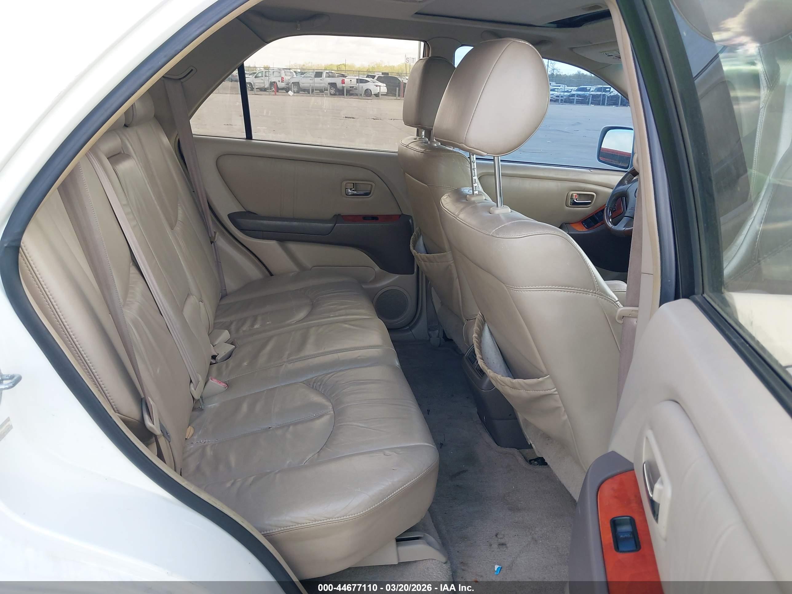 LEXUS RX image 8