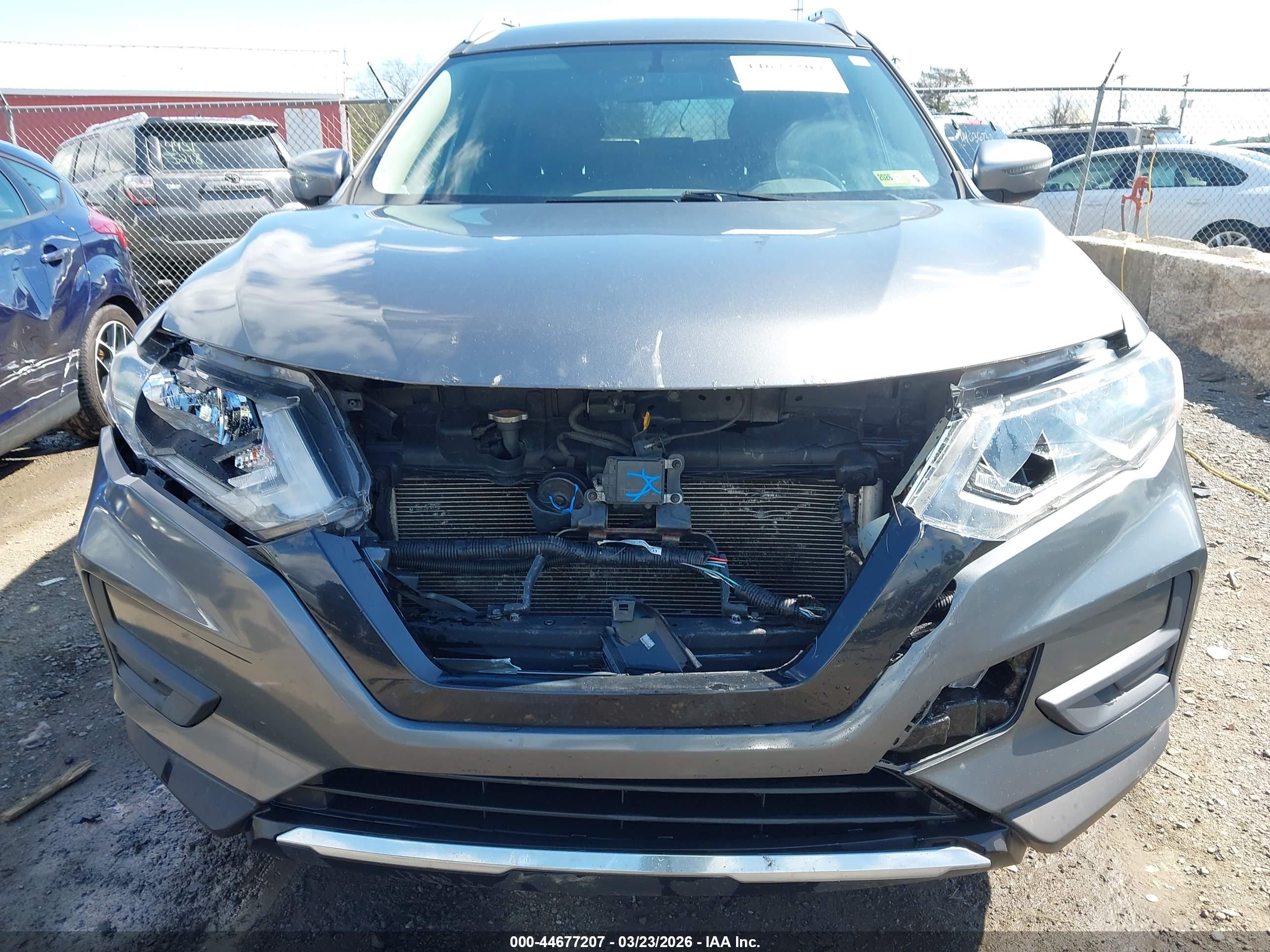 NISSAN ROGUE image 6