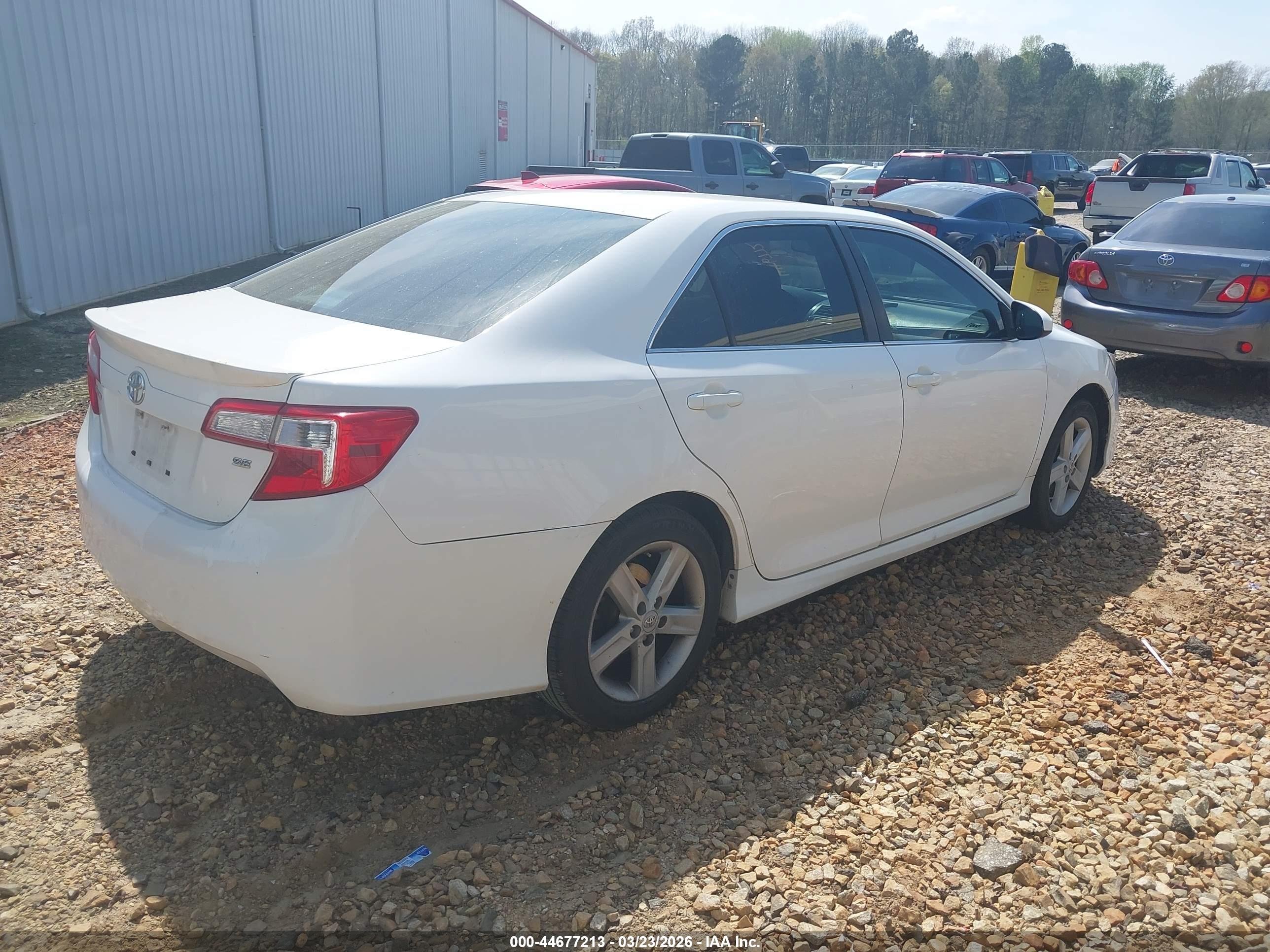 TOYOTA CAMRY image 4