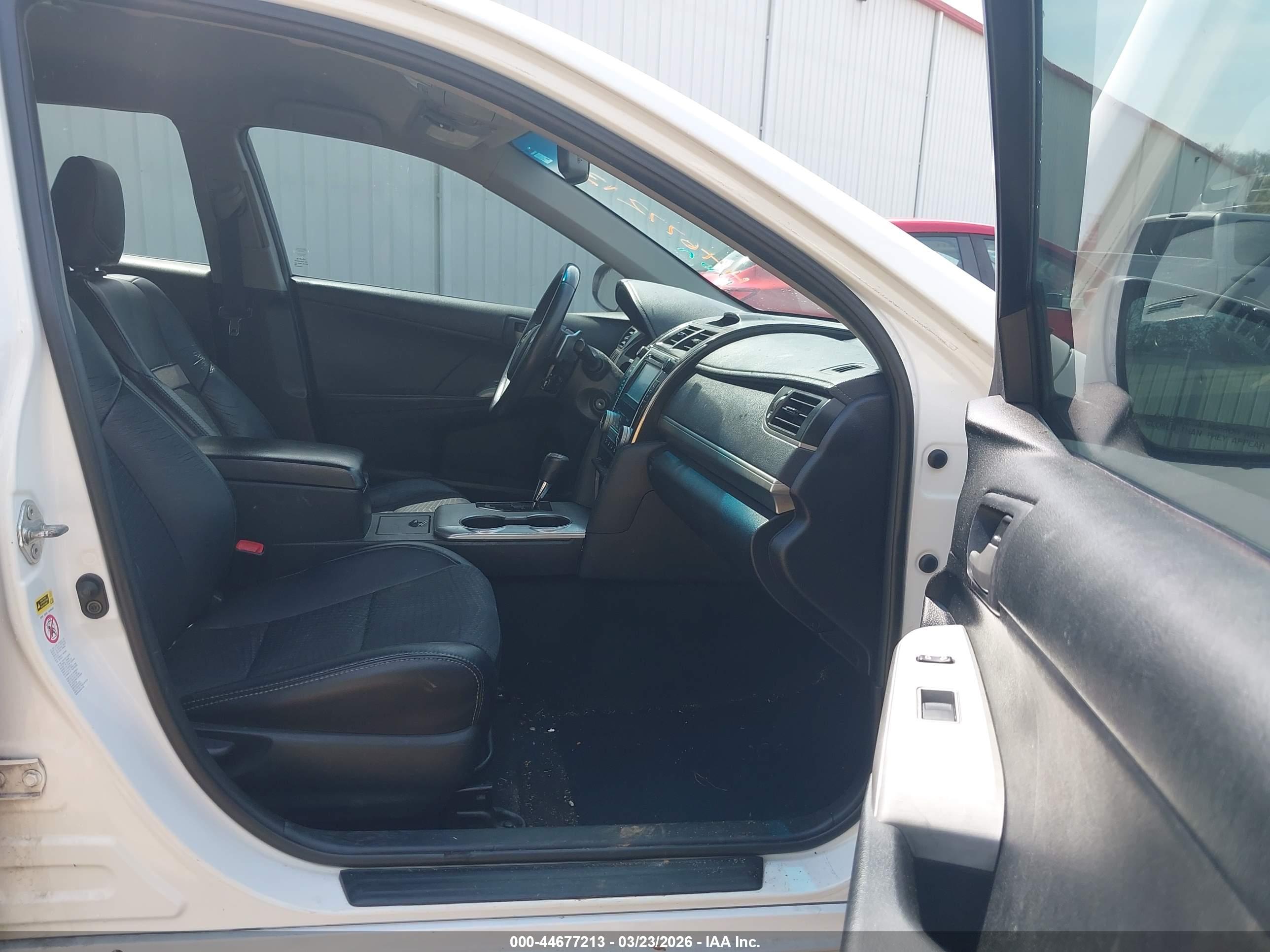 TOYOTA CAMRY image 5