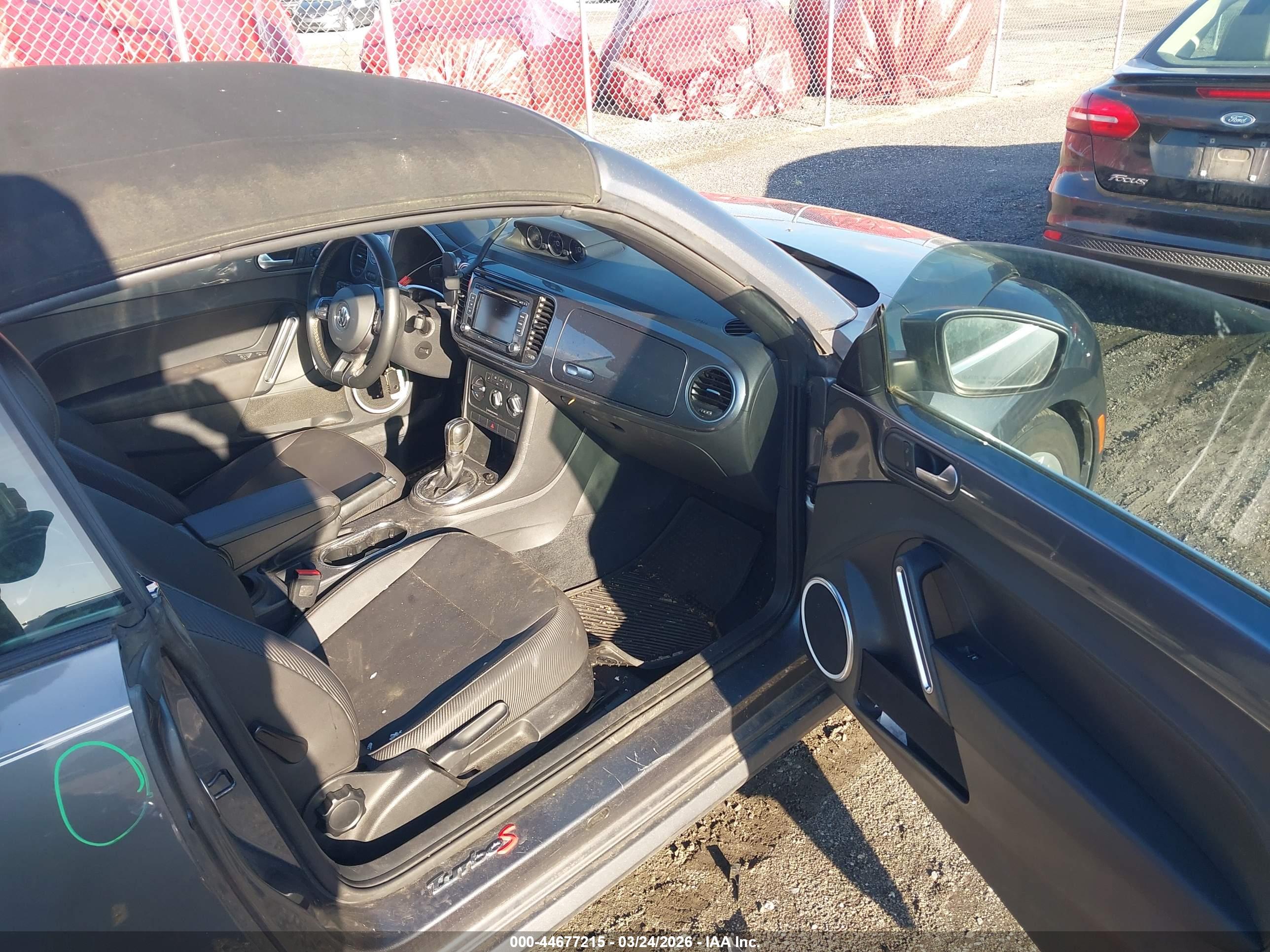 VOLKSWAGEN BEETLE image 5