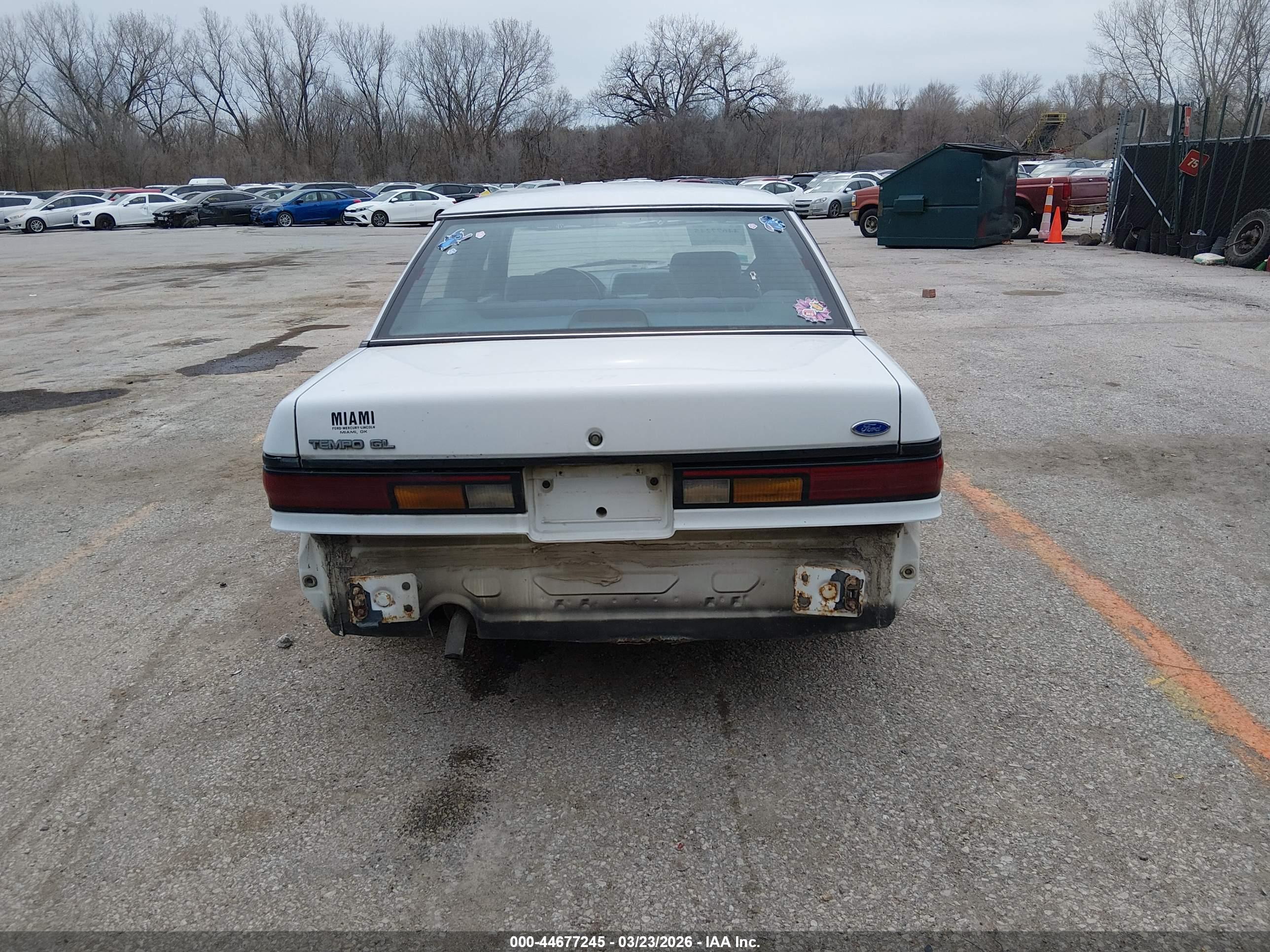 FORD TEMPO image 6