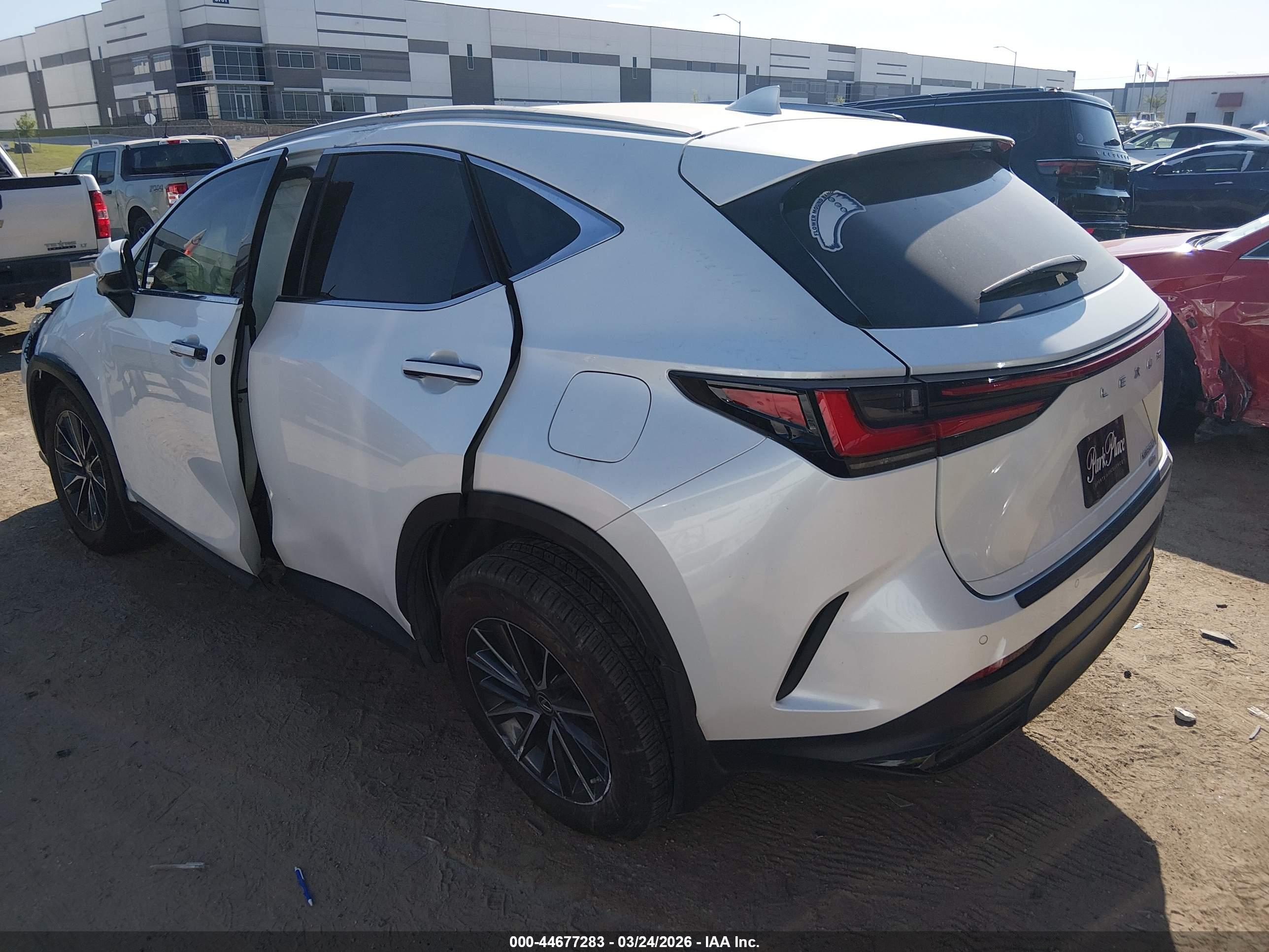 LEXUS NX image 3