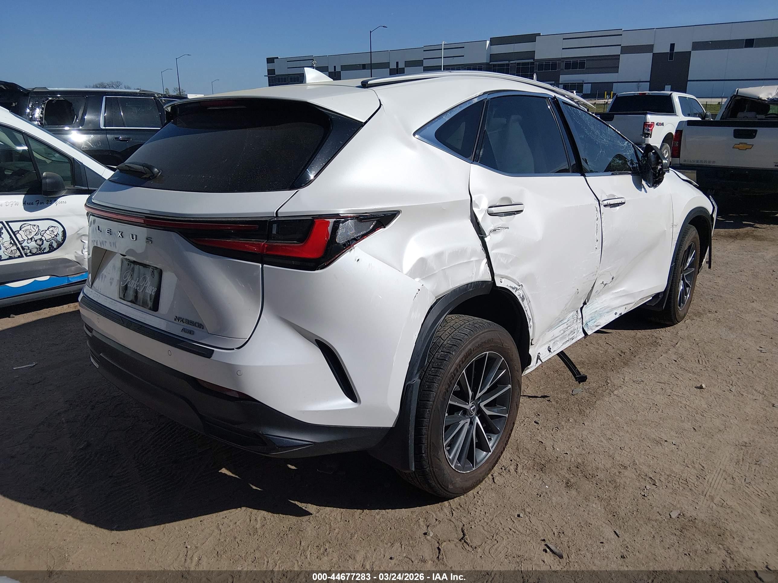 LEXUS NX image 4