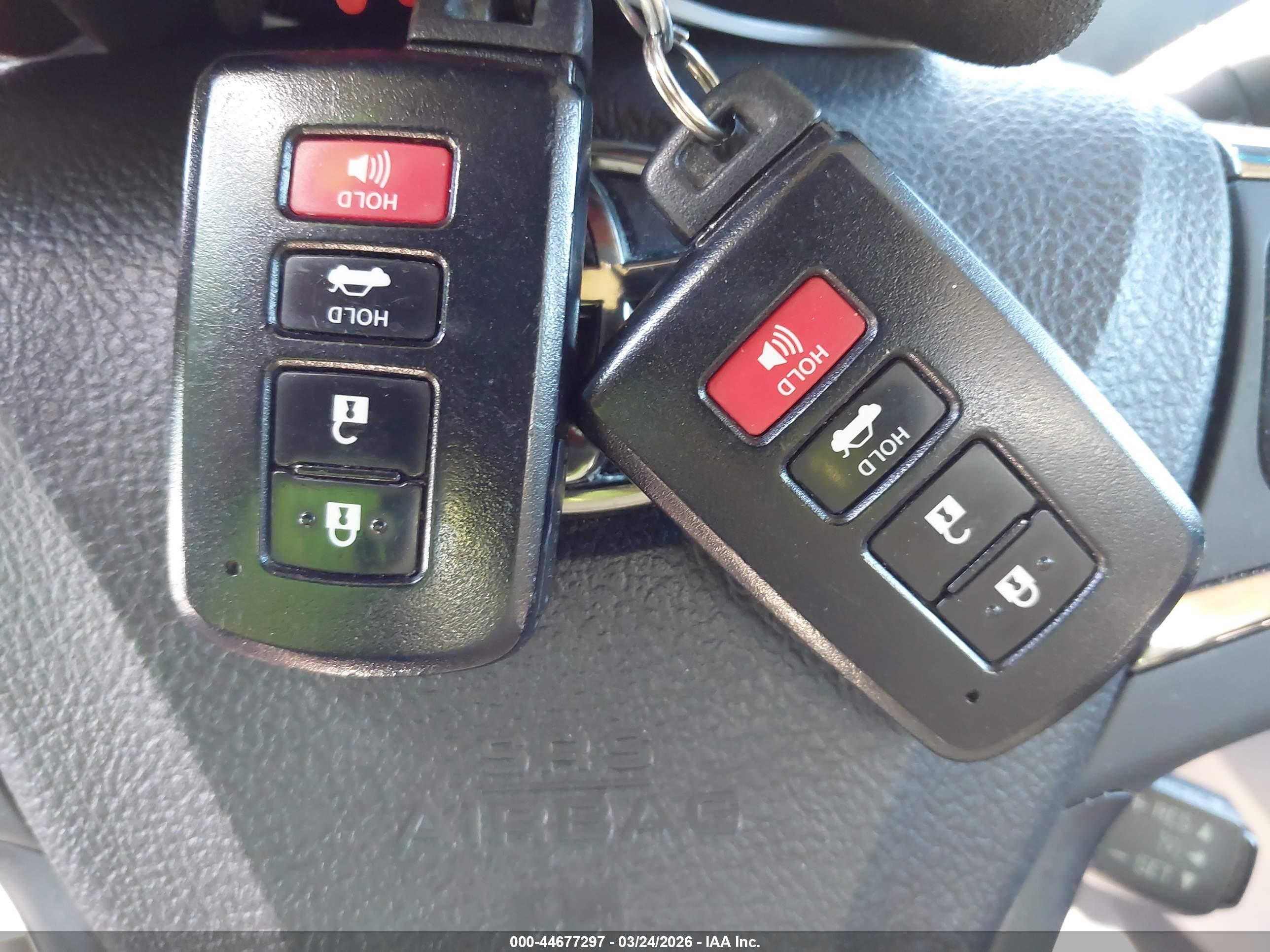 TOYOTA AVALON image 11
