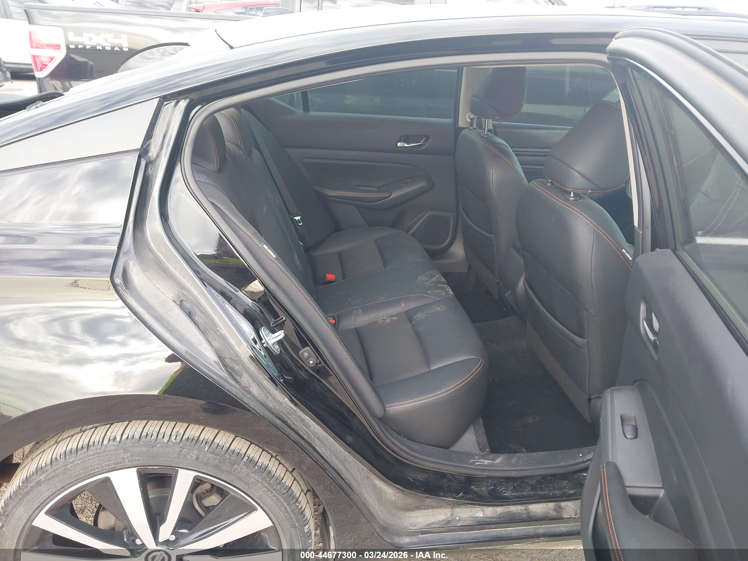 NISSAN ALTIMA image 8