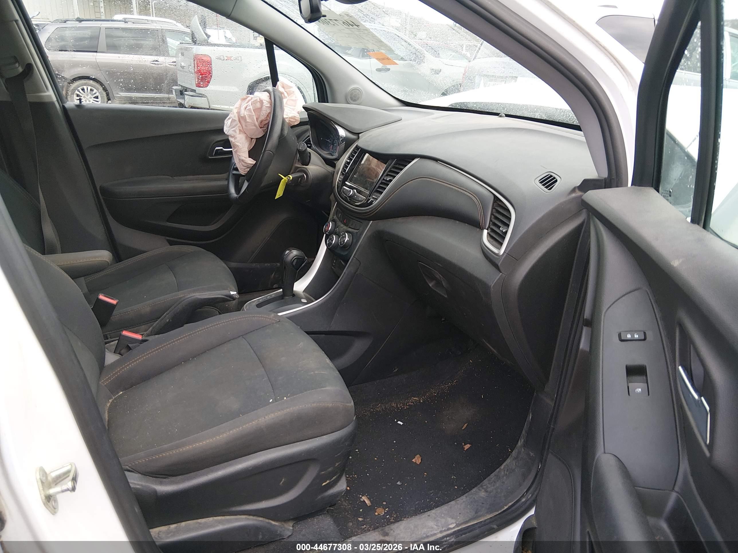 CHEVROLET TRAX image 5