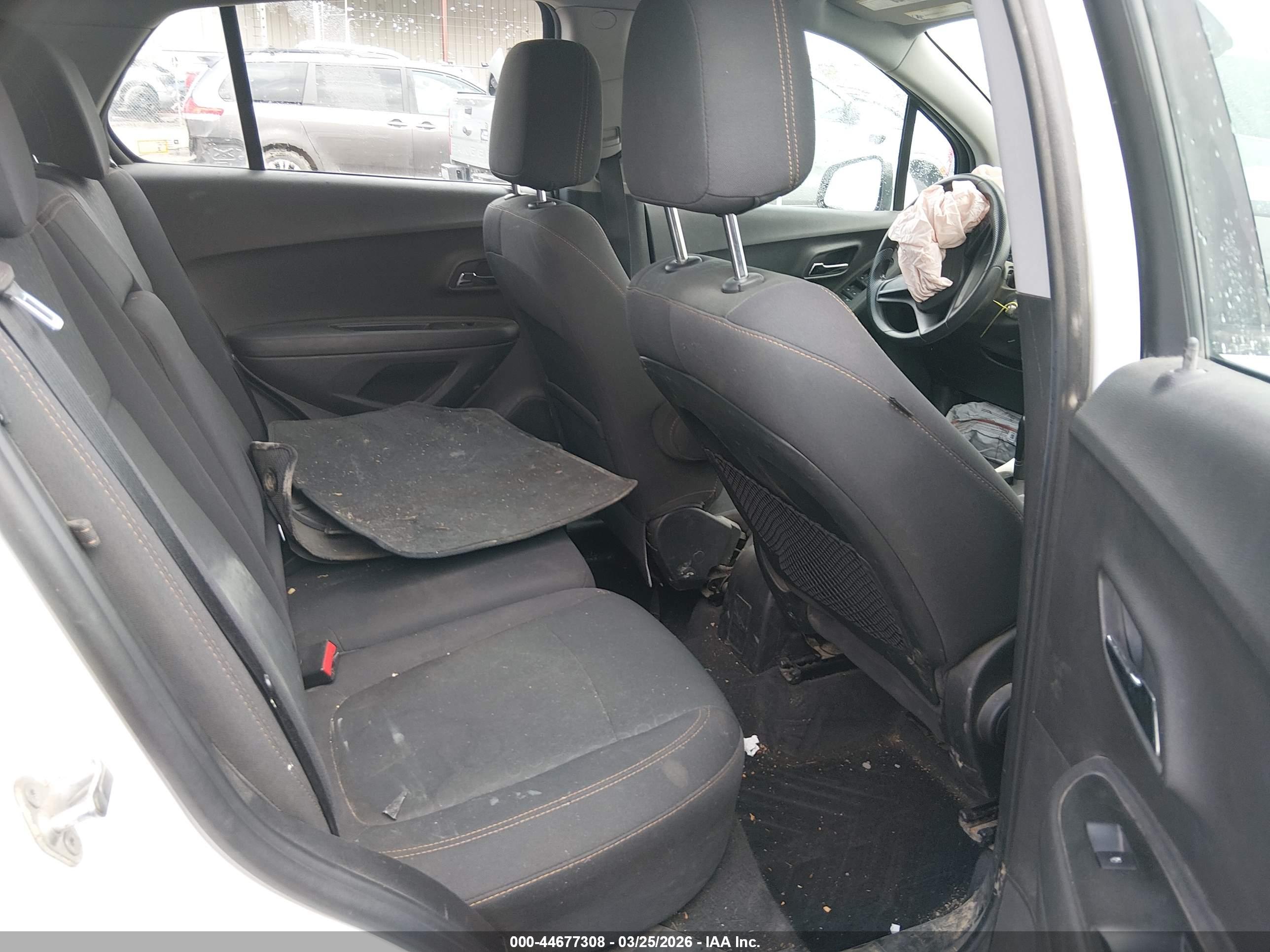 CHEVROLET TRAX image 8