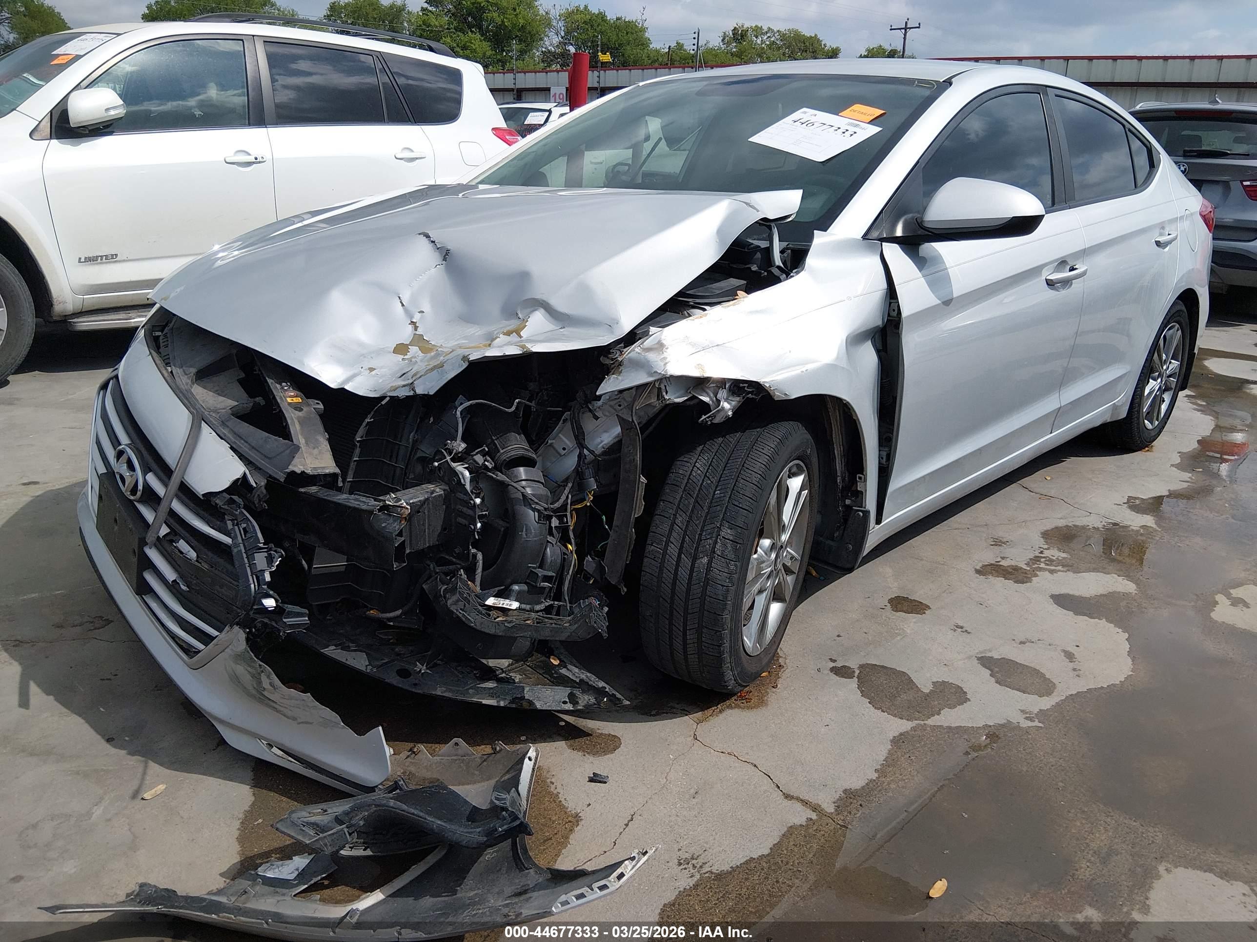 HYUNDAI ELANTRA image 2