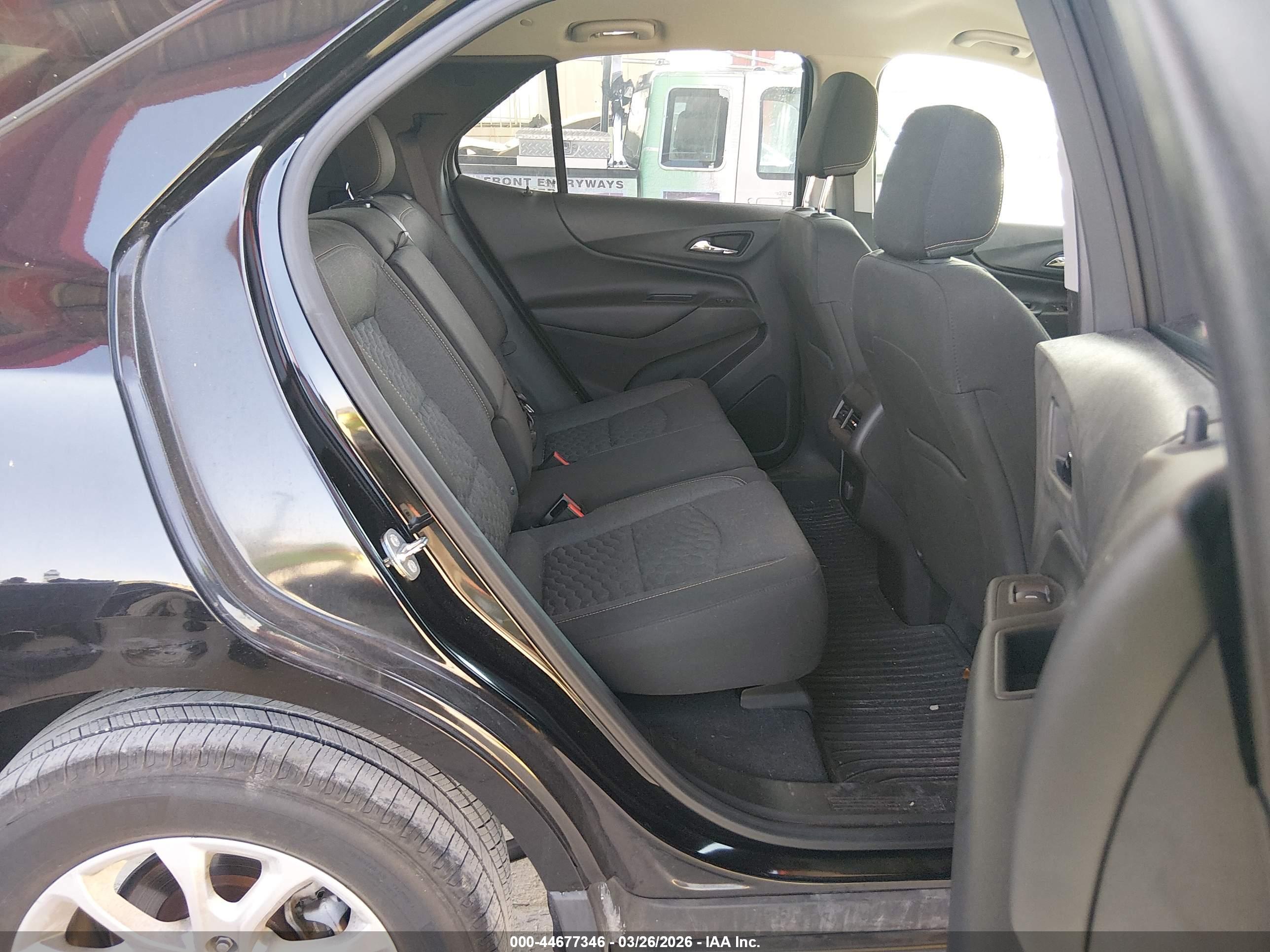 CHEVROLET EQUINOX image 8