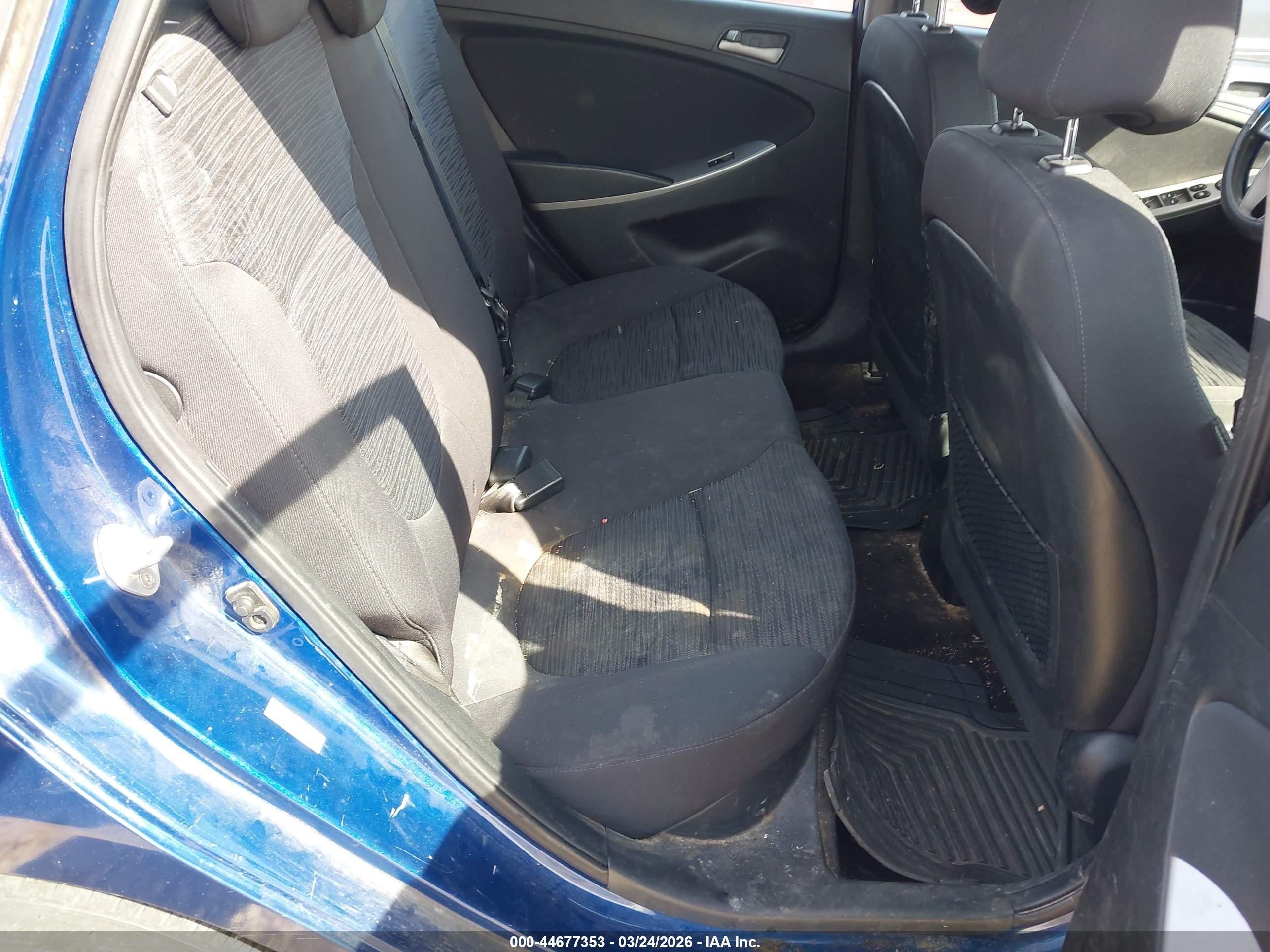HYUNDAI ACCENT image 8